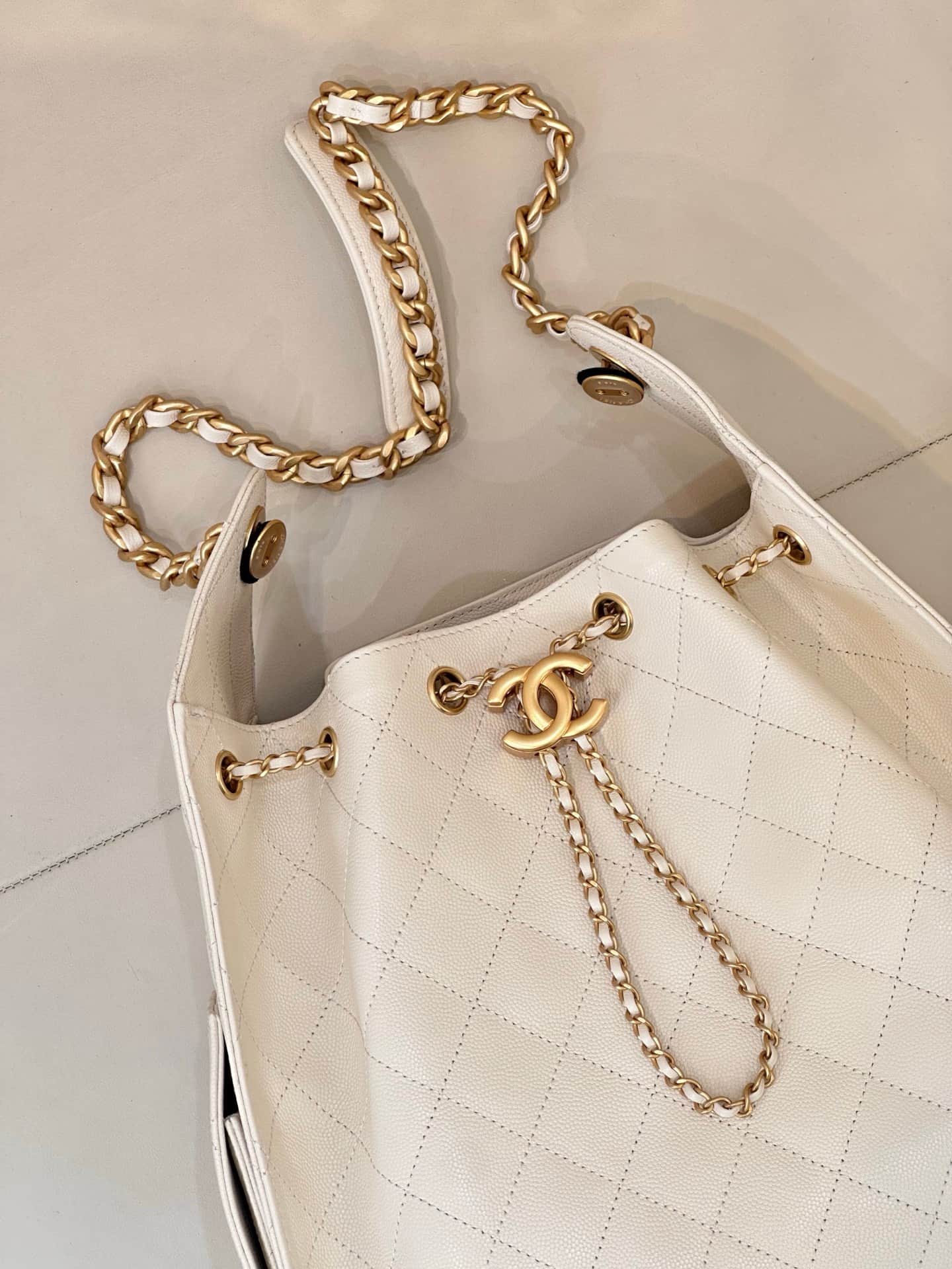 Chanel 25 Medium Hobo handbag AS5311 Grained Calfskin & Gold-tone Metal Cream TOP