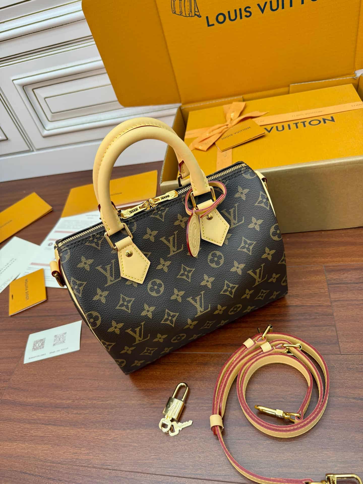 Louis Vuitton Speedy Bandoulière 25 Monogram coated canvas M46977 TOP