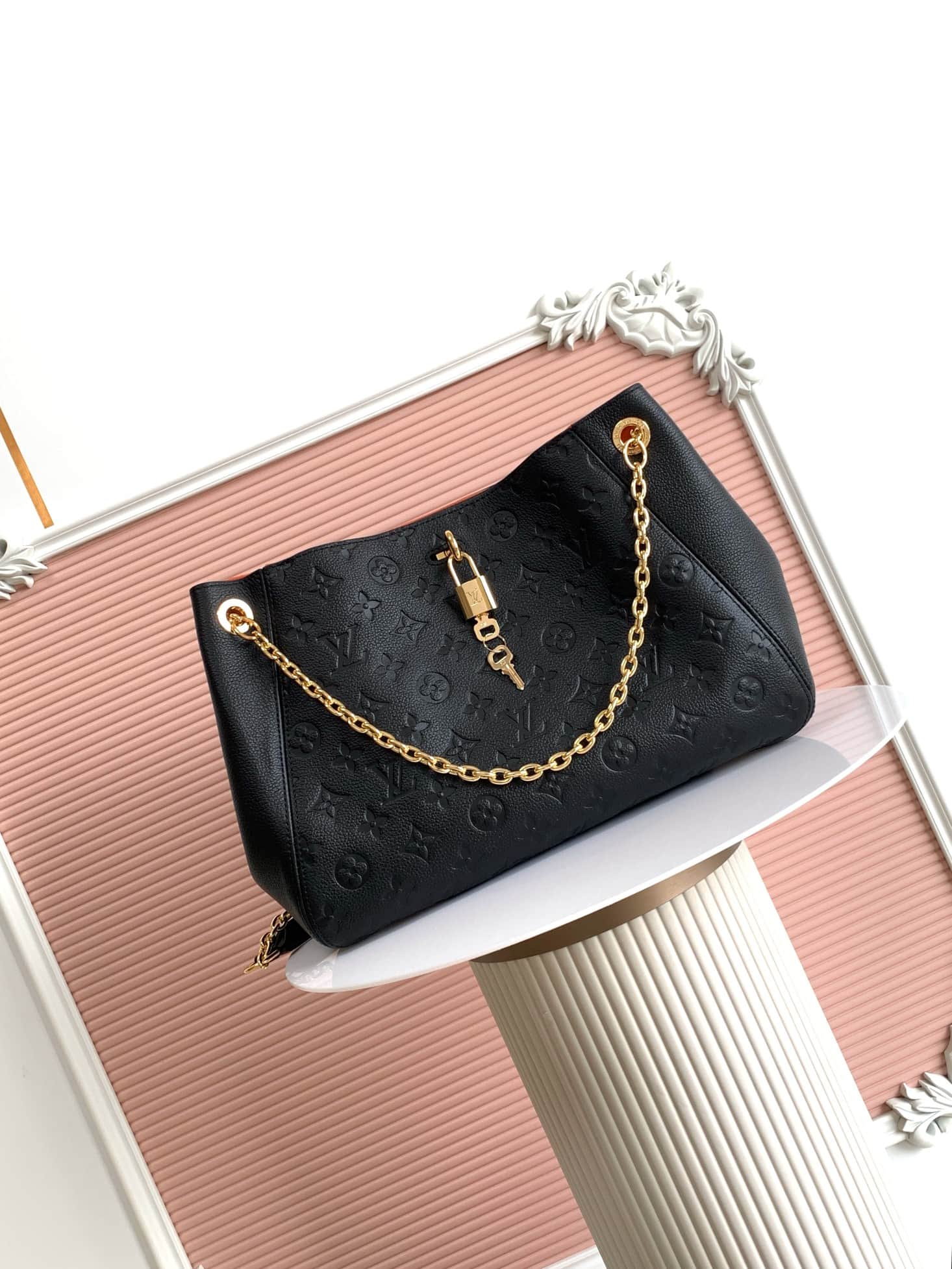 Louis Vuitton Anytime PM Black Cowhide leather M14414 High
