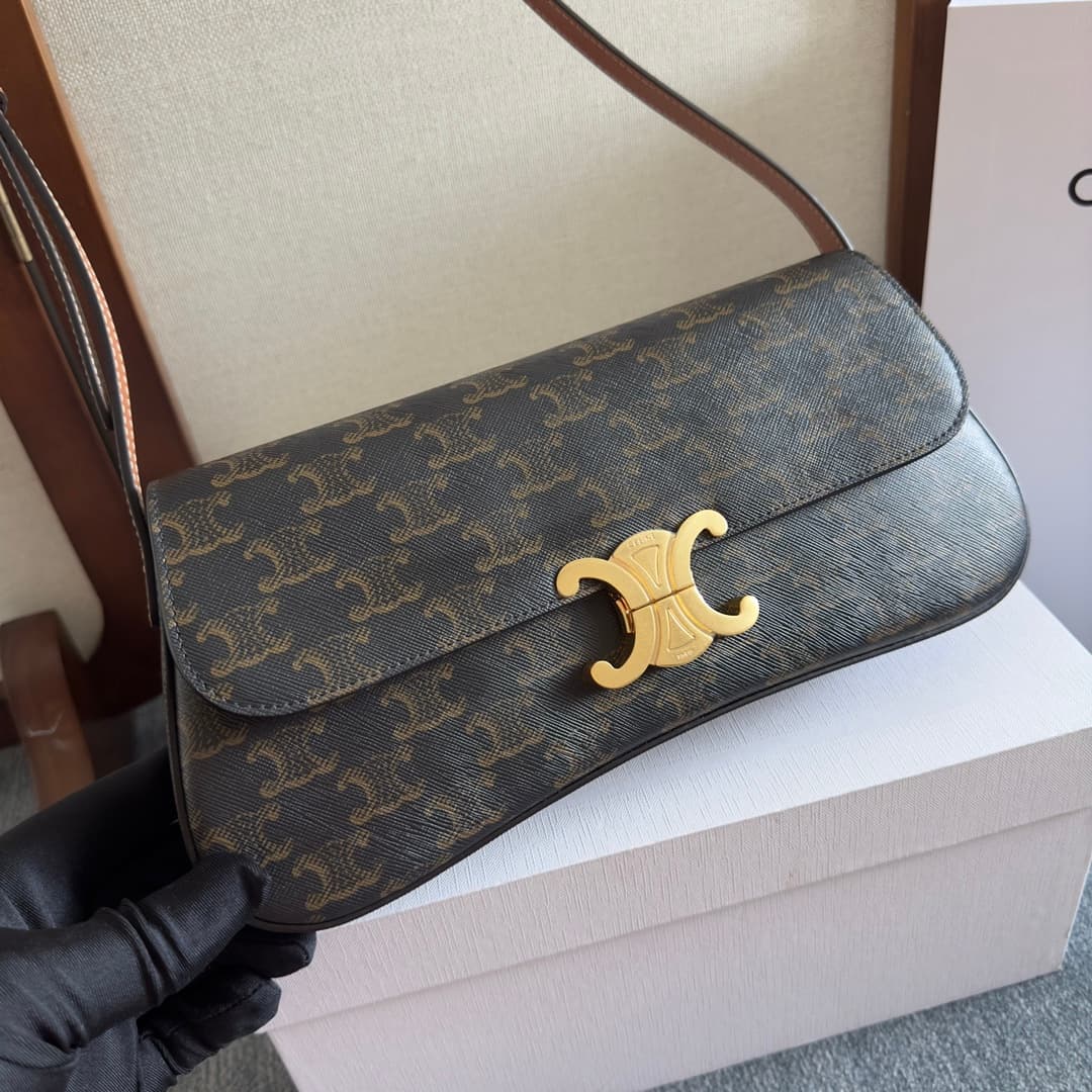CELINE Triomphe Lola bag in Tan High