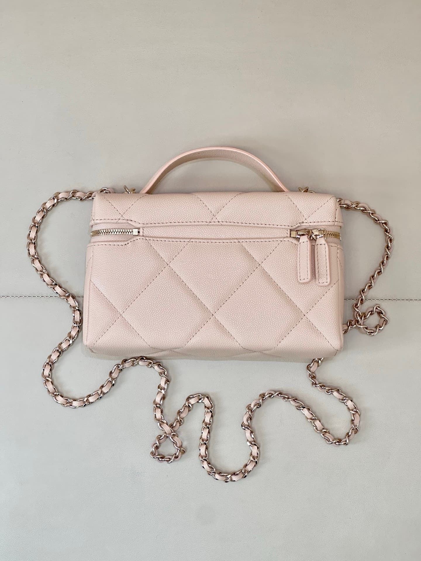 Chanel Vanity with Chain Grained Shiny Calfskin & Gold-Tone Metal Beige AP4936 TOP