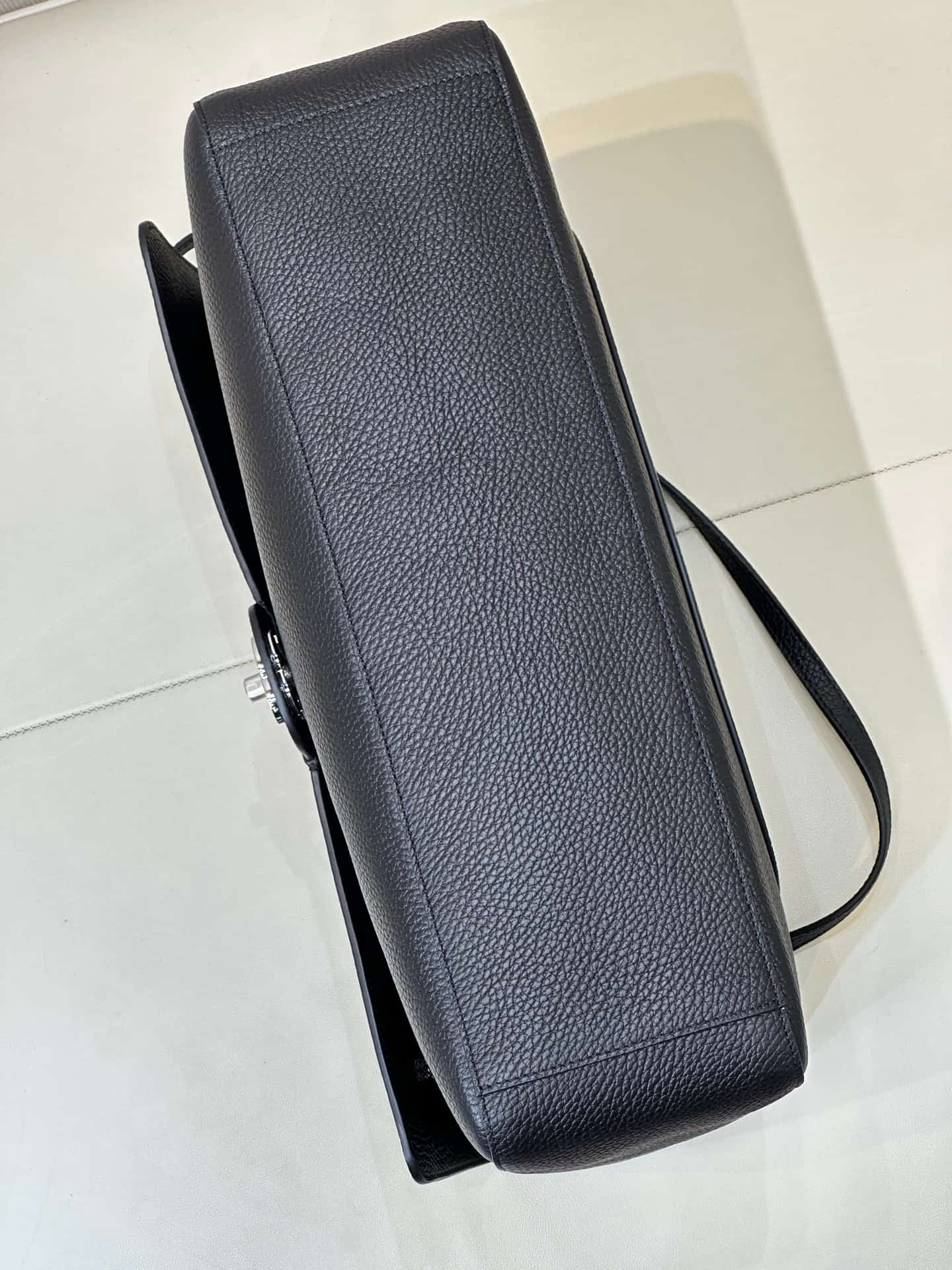 Chanel Maxi Flapbag Grained Calfskin & Silver Metal Black AS6233 TOP