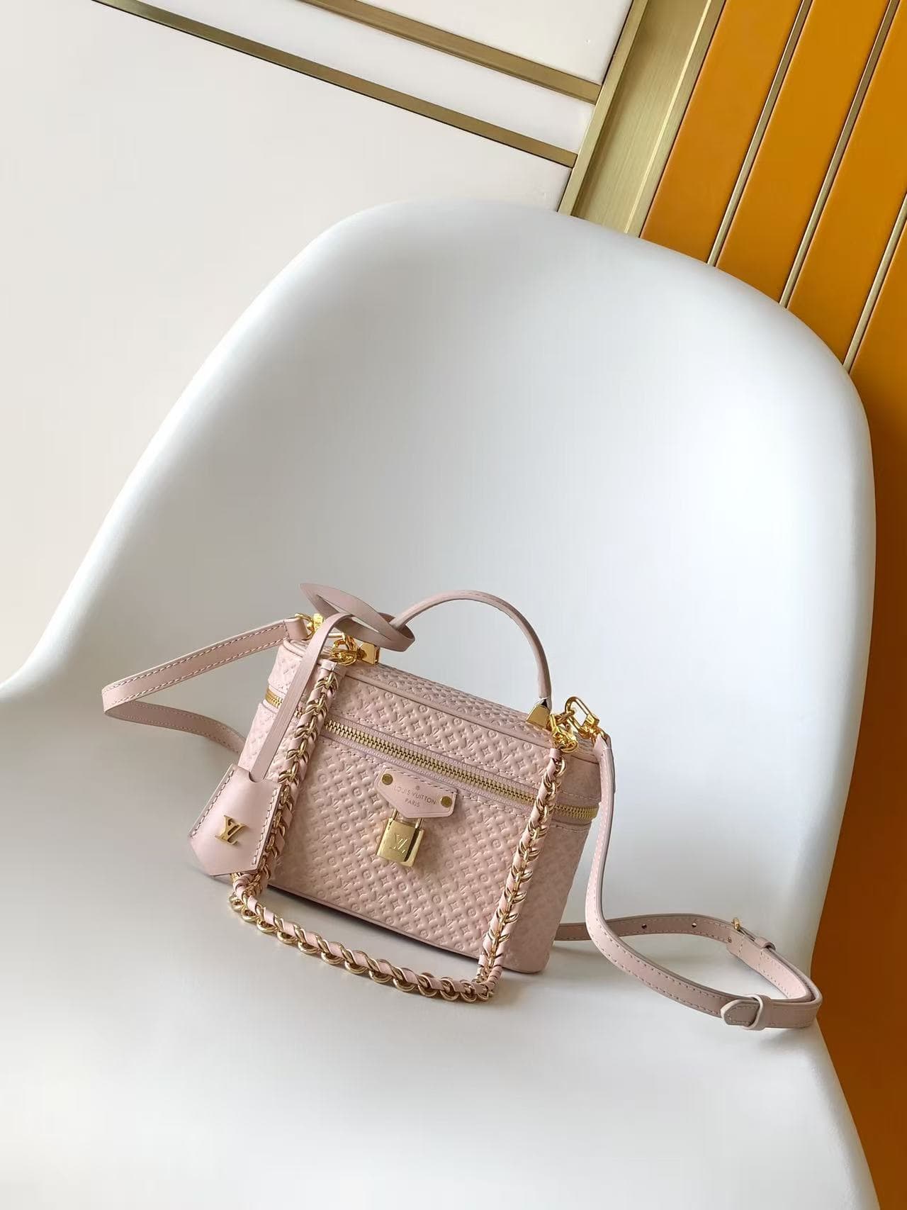 Louis Vuitton Vanity Chain Pouch Light Bliss Calfskin leather M29344 High