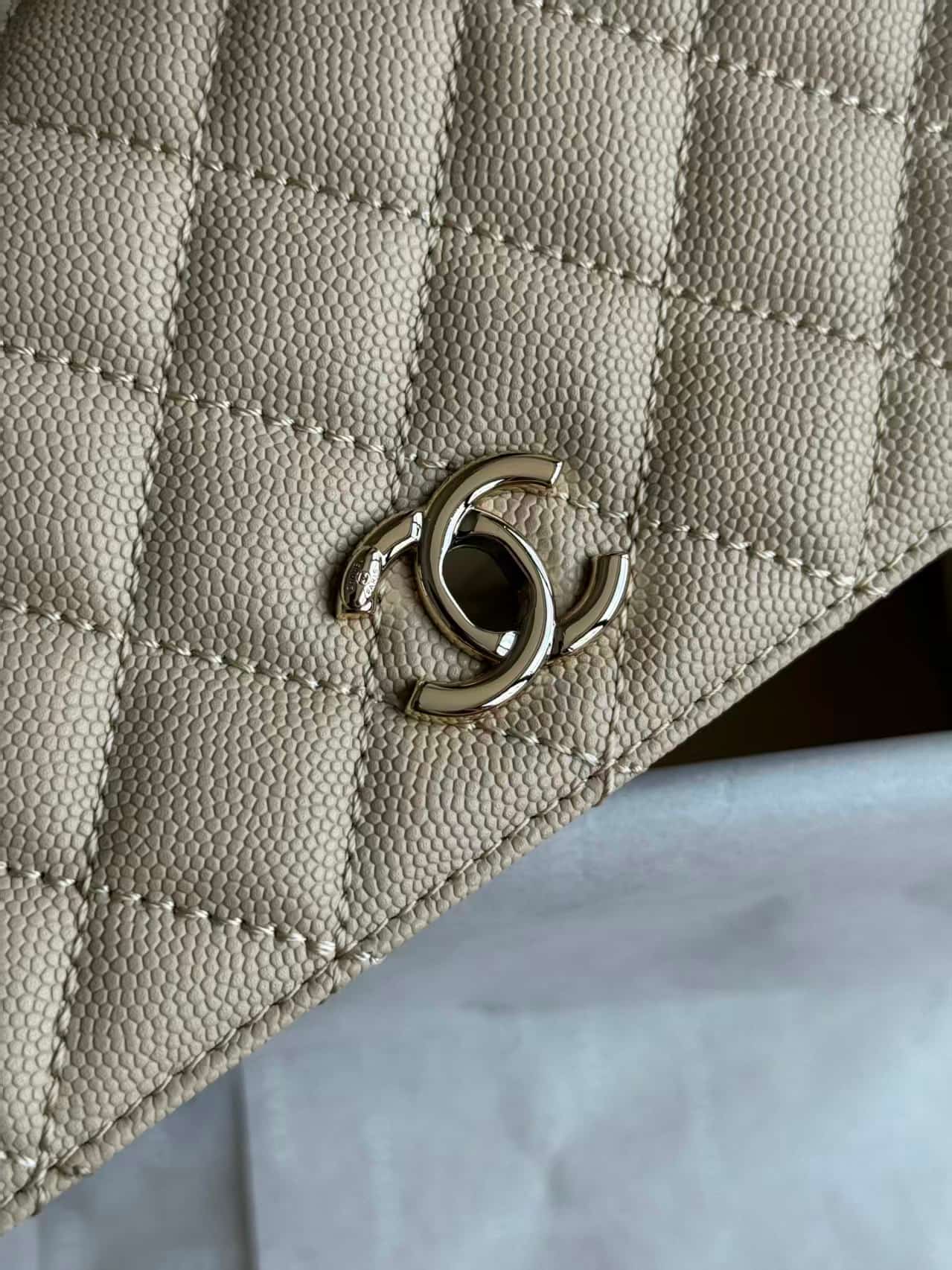 FLAP BAG WITH TOP HANDLE Grained Calfskin & Gold-Tone Metal A92990 Beige TOP