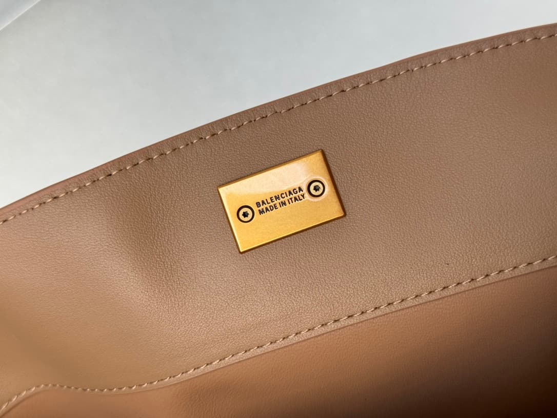 Balenciaga Rodeo Small Bag in Latte  Leather With Gold-Tone Metal TOP