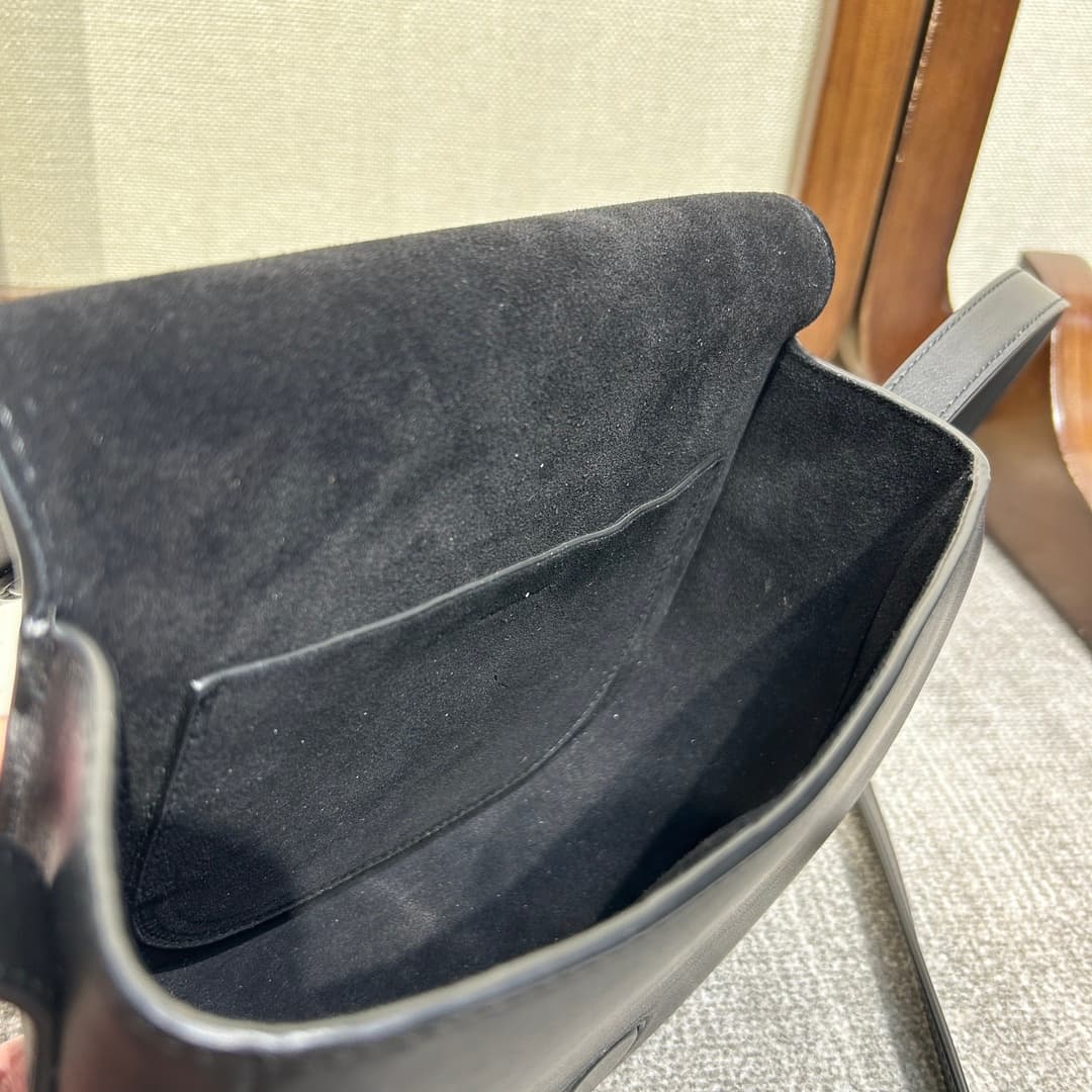 CELINE Folco Cuir Triomphe Shoulder Bag in Black Calfskin Leather High