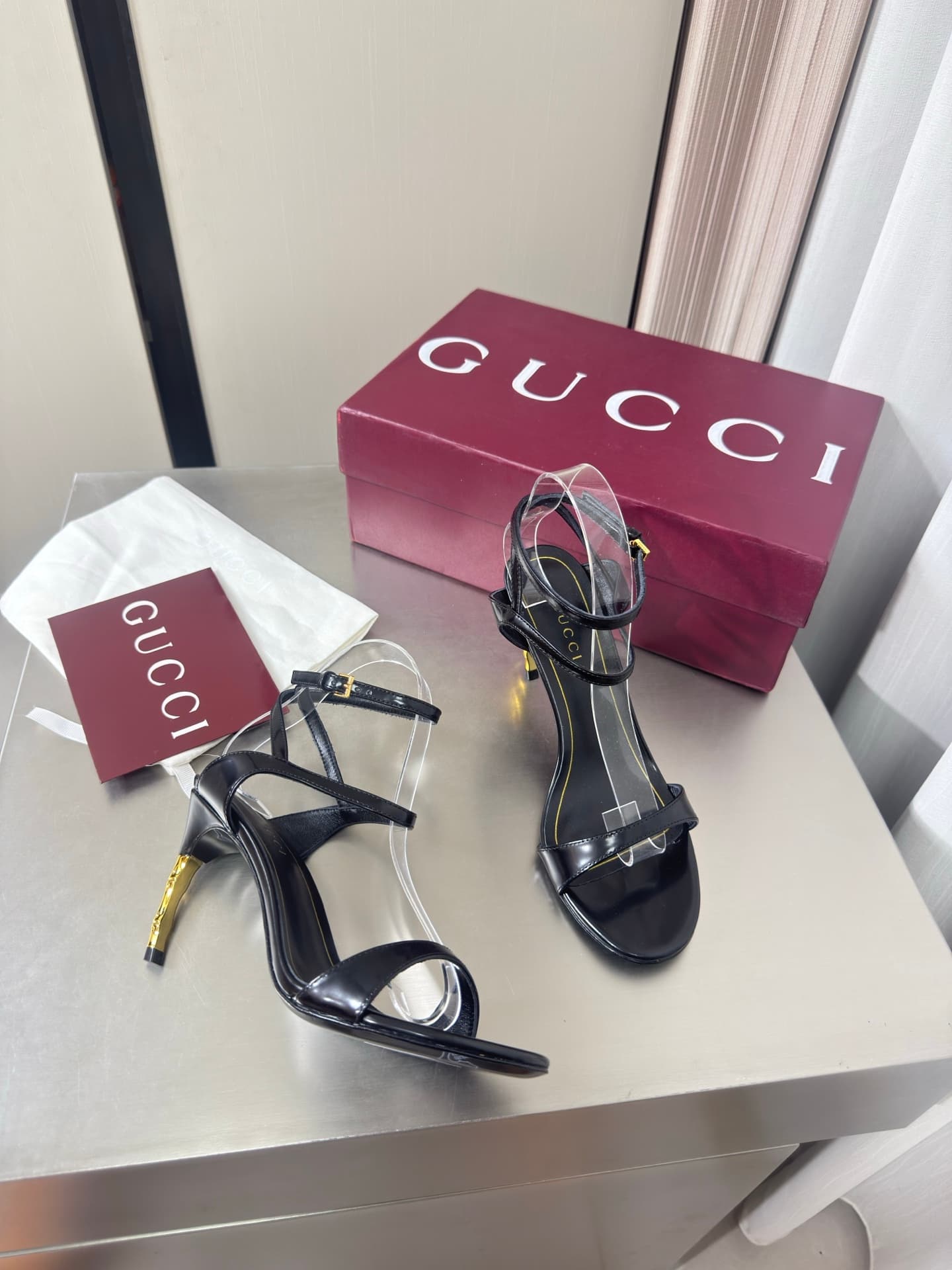 Gucci Patent Leather Strappy Sandal Shoes Women