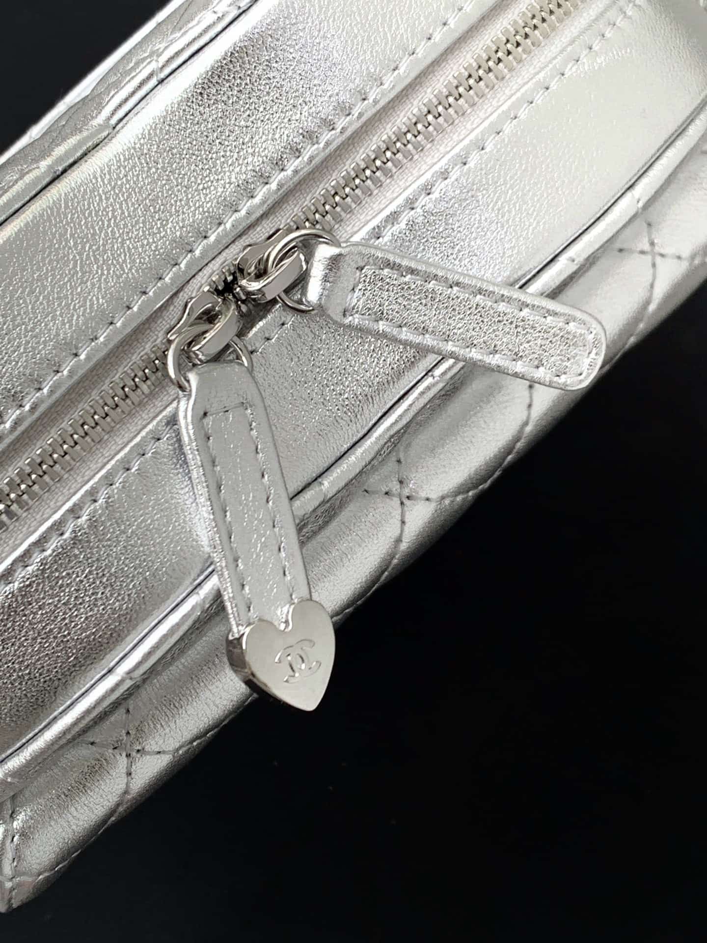 Chanel HEART BAG Lambskin & Silver-Tone Metal AS3191 A