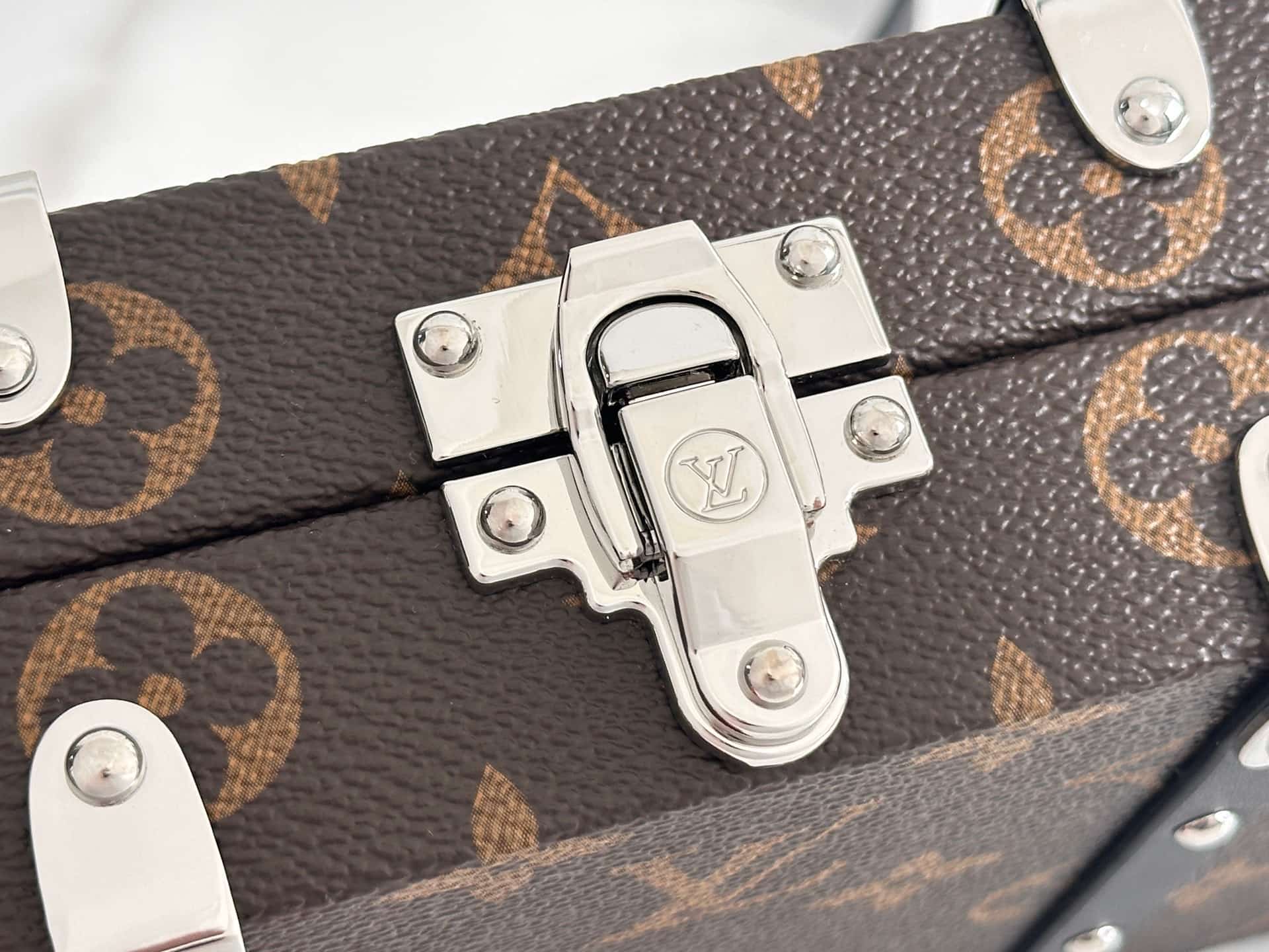 Louis Vuitton Neo Wallet Trunk Monogram coated canvas M20953 High