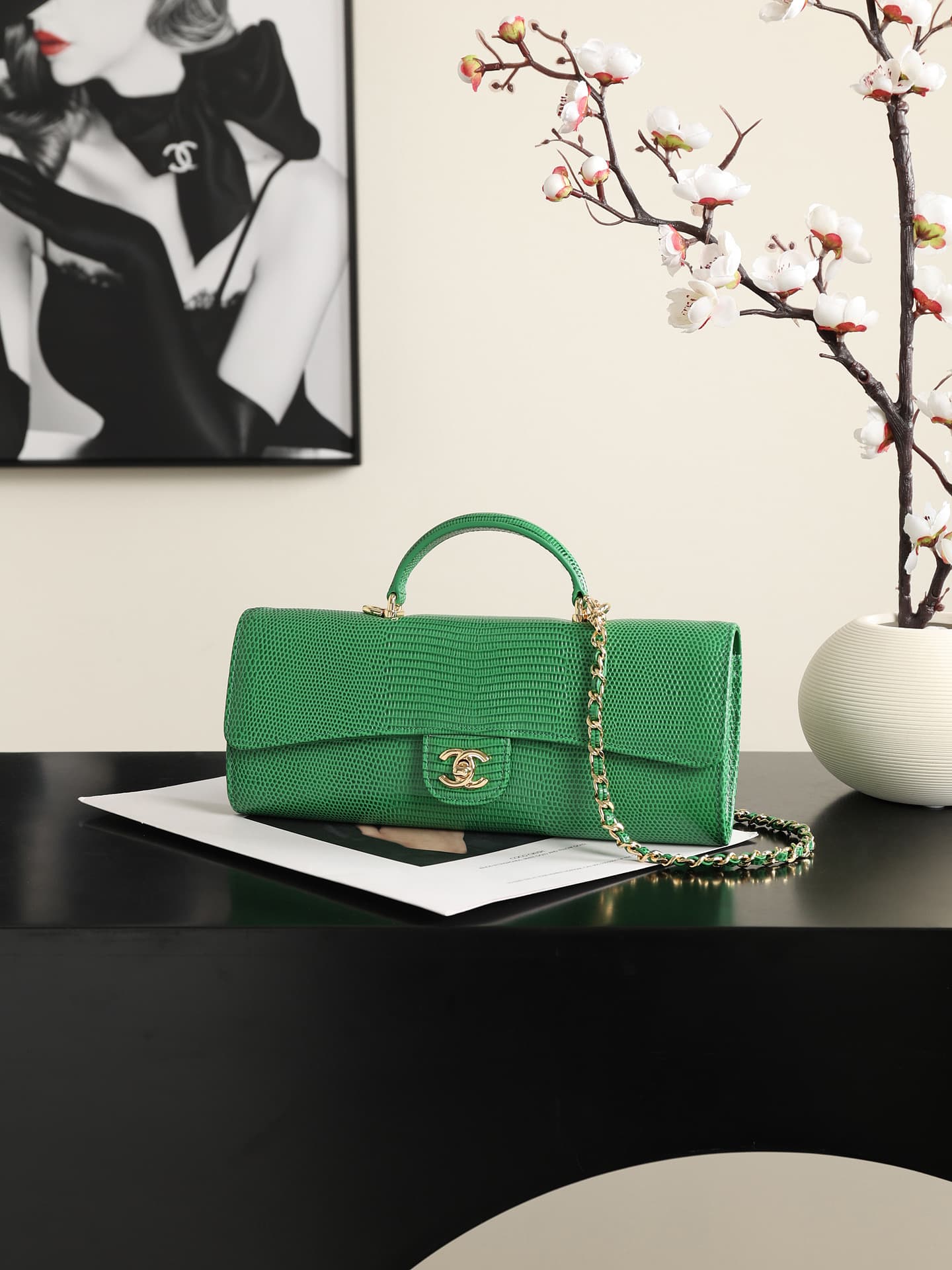 Chanel Clutch with chain Lizard Embossed Calfskin & Gold-Tone Metal Green AP5280 A