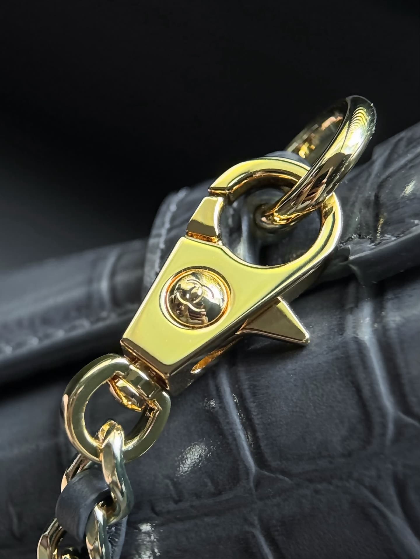 Chanel Vanity with chain Crocodile-embossed Calfskin & Gold-Tone Metal Dark Grey AS6473 A