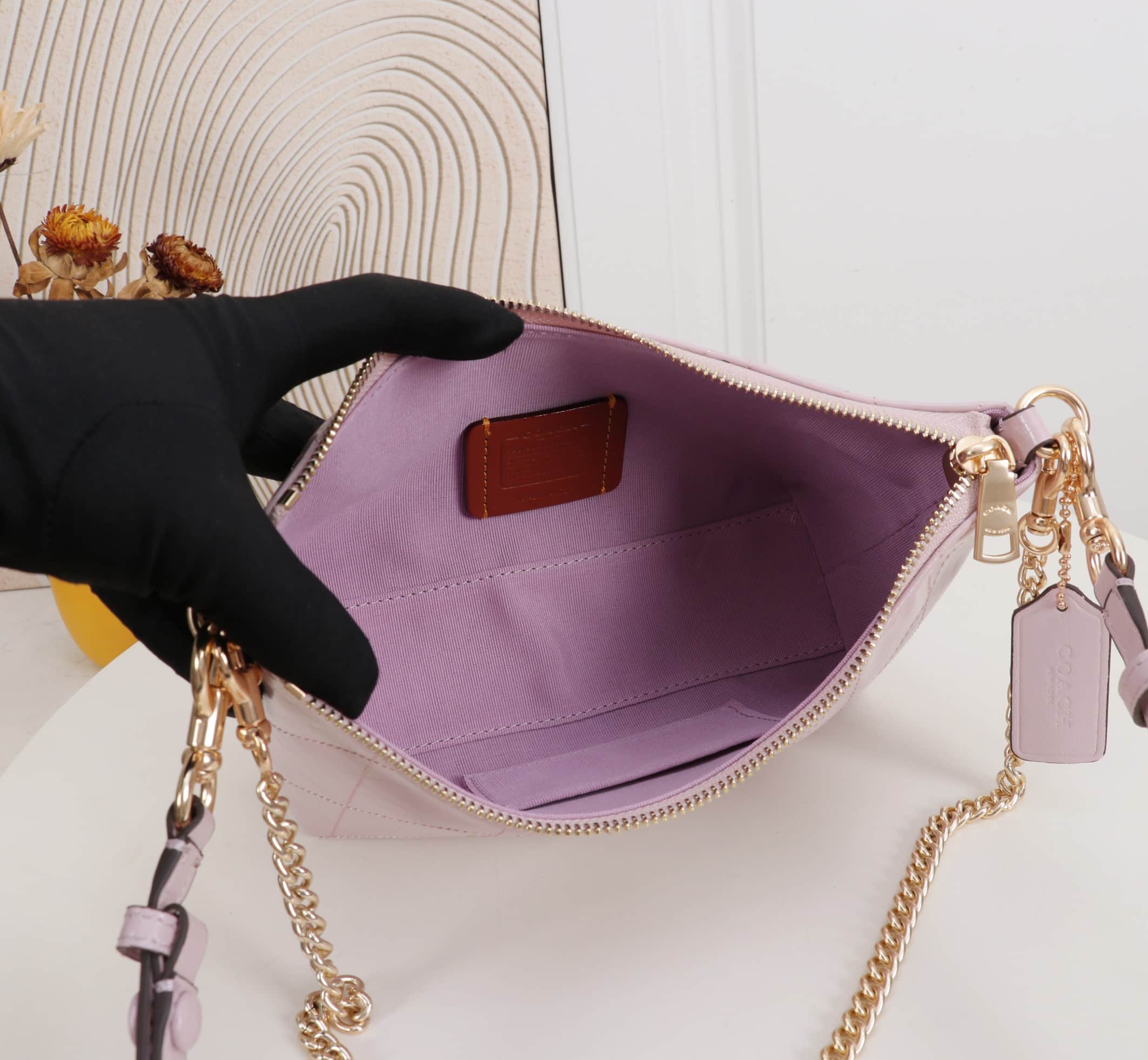 Coach Caitlin Shoulder Bag With Quilting Glazed leather/Gold/Carnation High