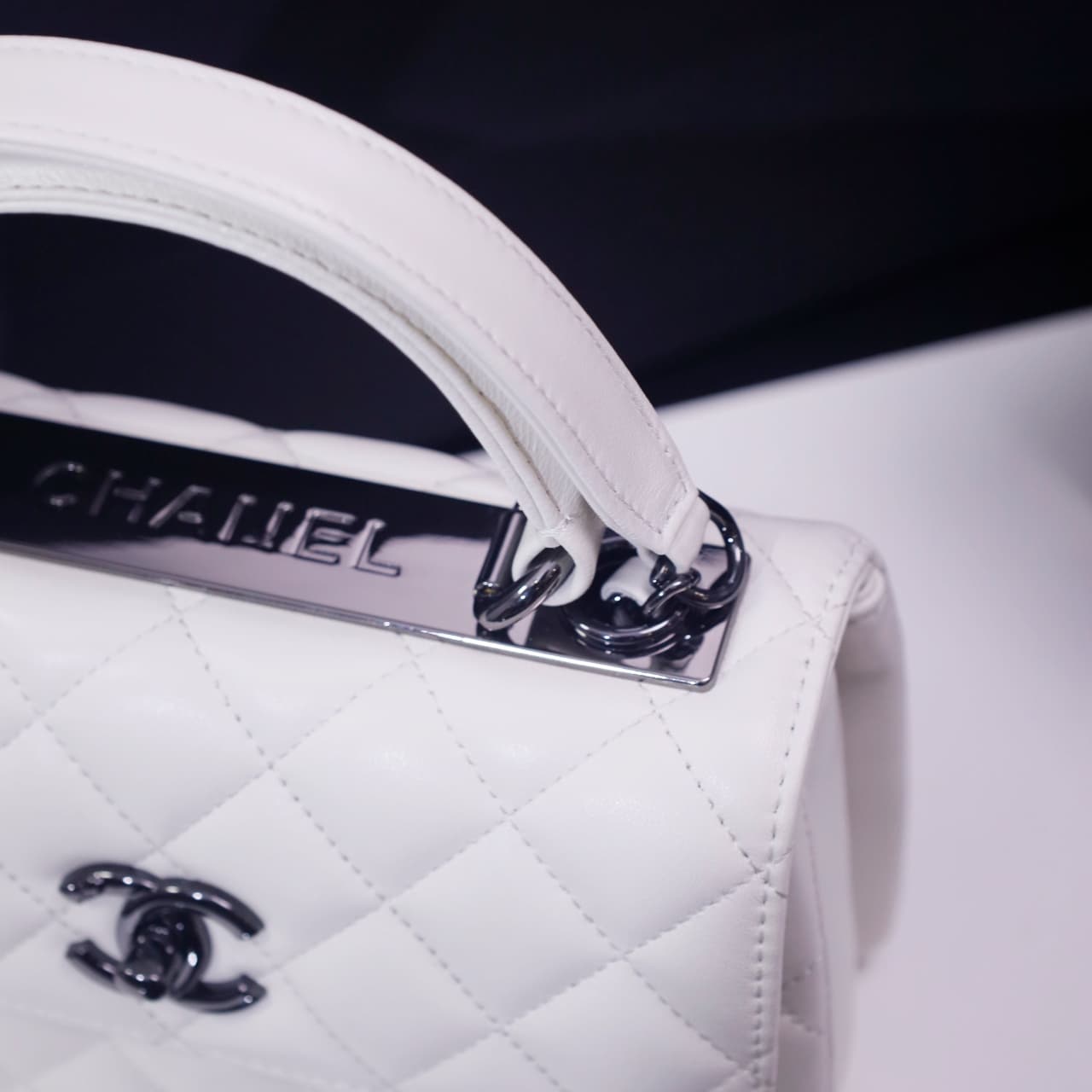 Chanel MINI FLAP BAG WITH TOP HANDLE AS4654 Lambskin &Black-Tone Metal White A