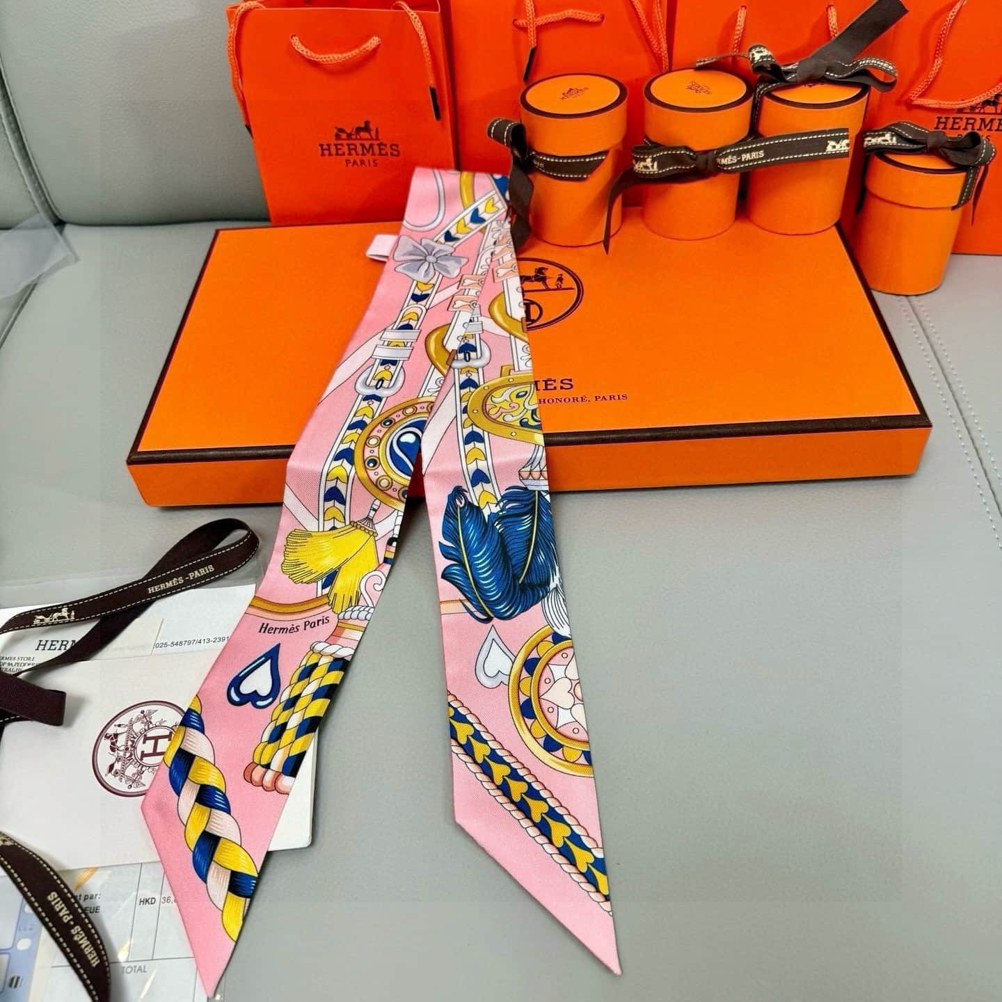Hermes Harnais de Coeur silk twilly scarf