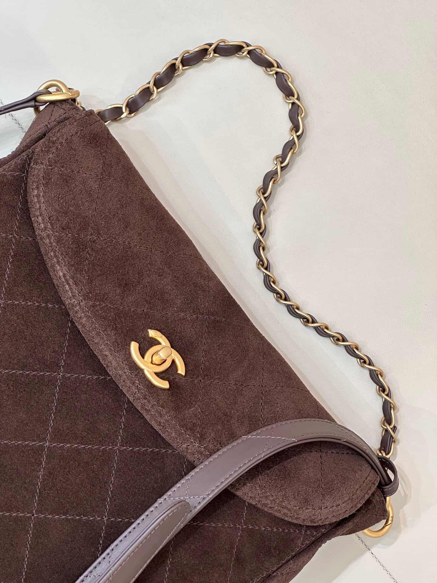 Chanel Matelasse Suede Shoulder Bag& Gold-Tone Metal Brown AS5883 TOP