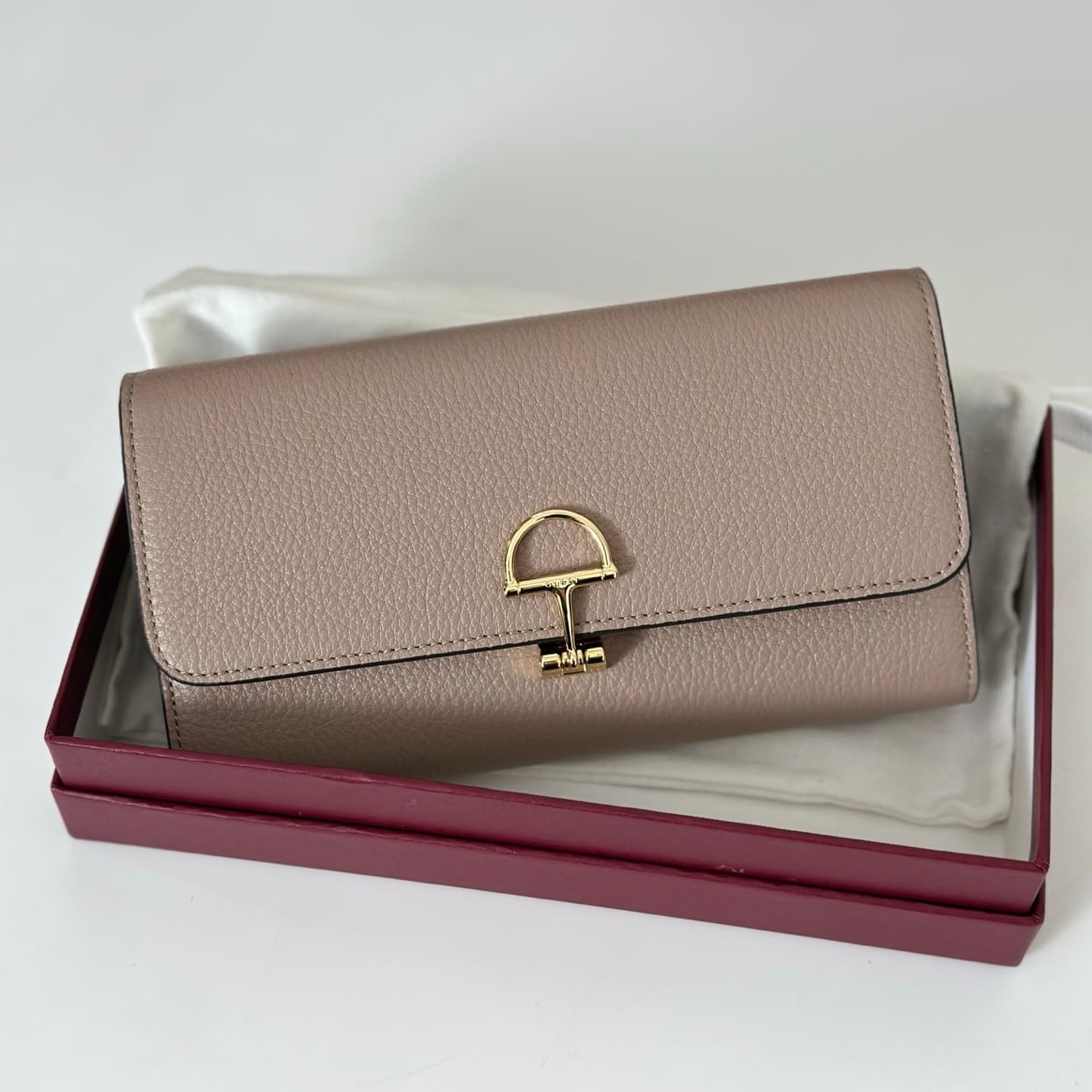 Gucci Softbit continental wallet ‎828147 Light Grey High