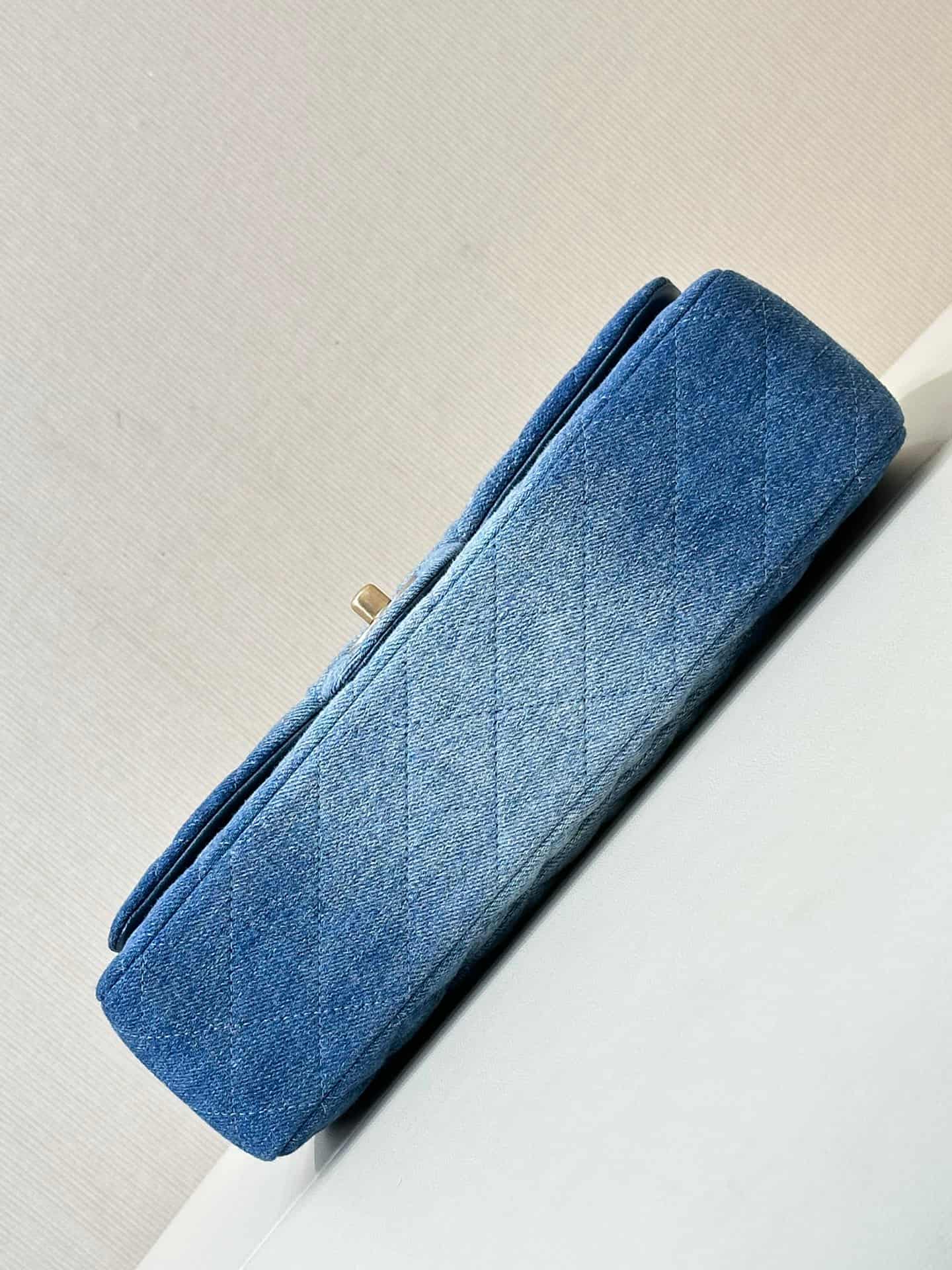 Chanel Medium CLASSIC HANDBAG Denim &Gold-tone Metal Blue TOP