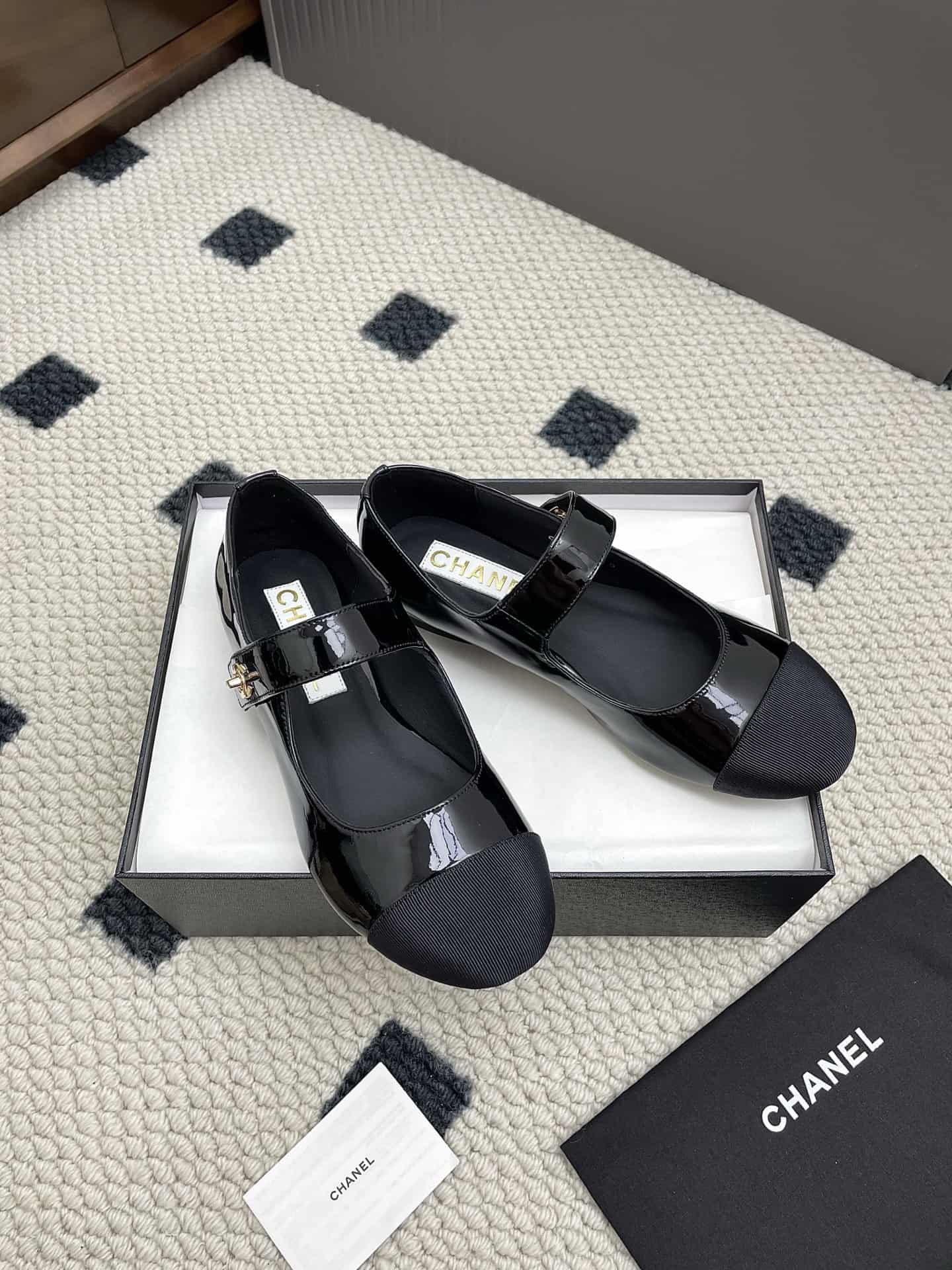 CHANEL Patent Calfskin Mary Janes Flats Shoes Women