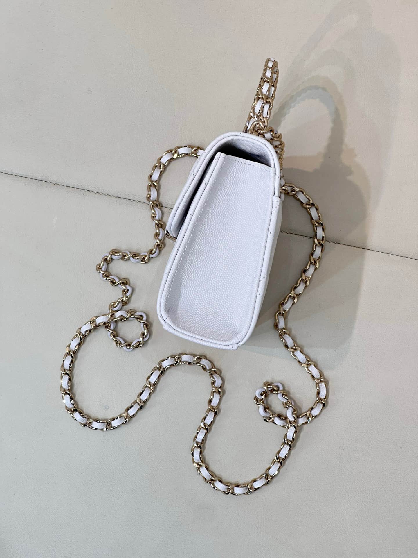 Chanel Clutch with chain Grained Calfskin&Gold-Tone Metal White AP3236 TOP