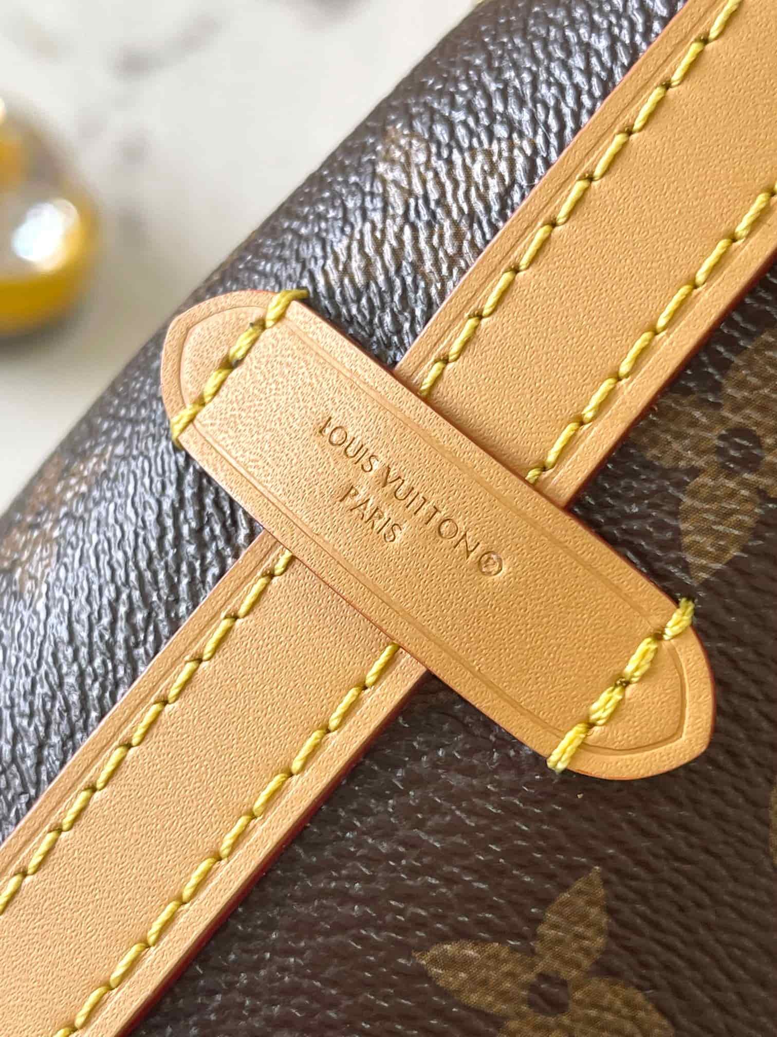 Louis Vuitton CarryAll BB Monogram coated canvas M13014 Top