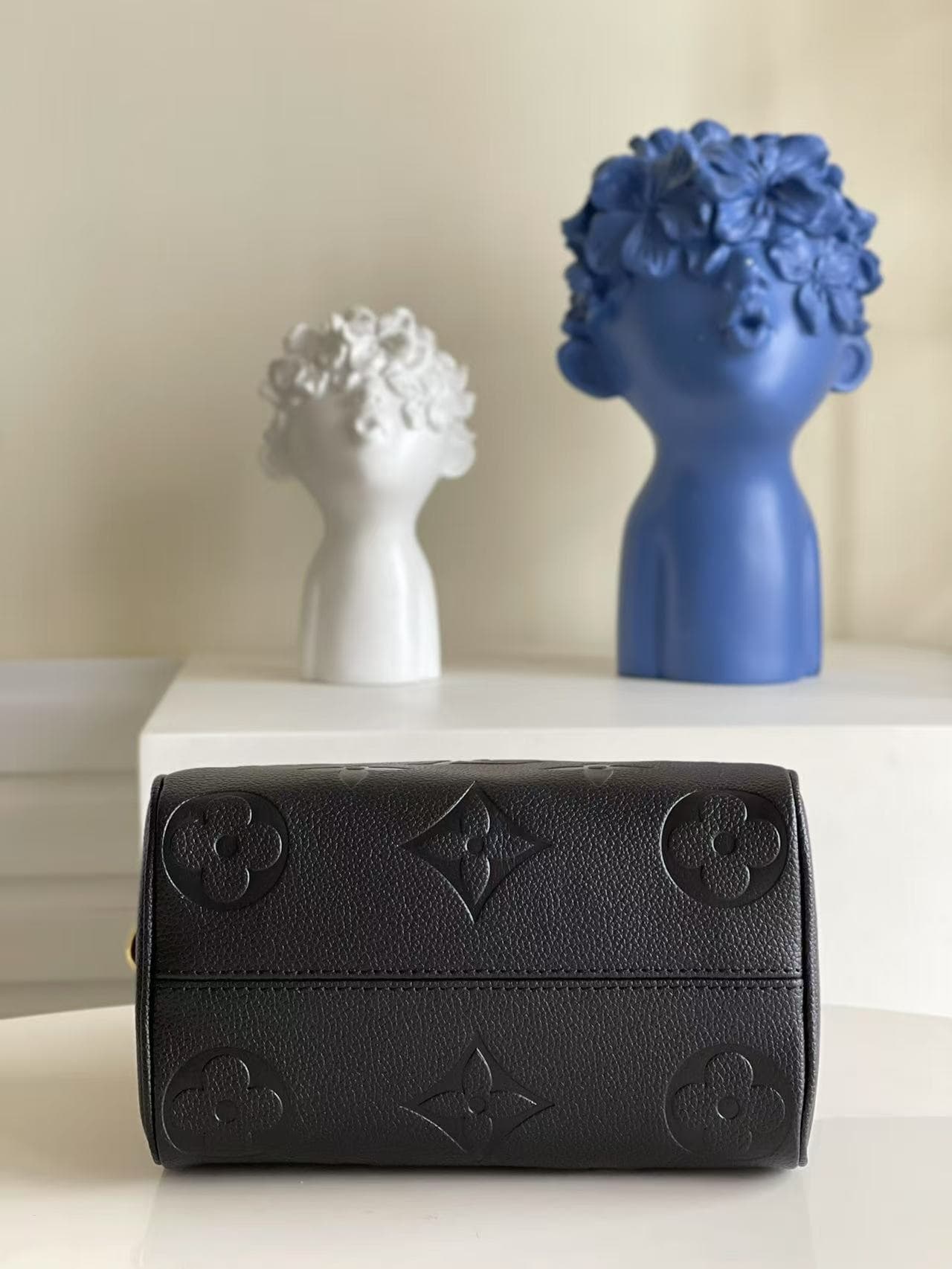 Louis Vuitton SPEEDY BANDOULIÈRE 20 Embossed grained cowhide leather M58953 Black High