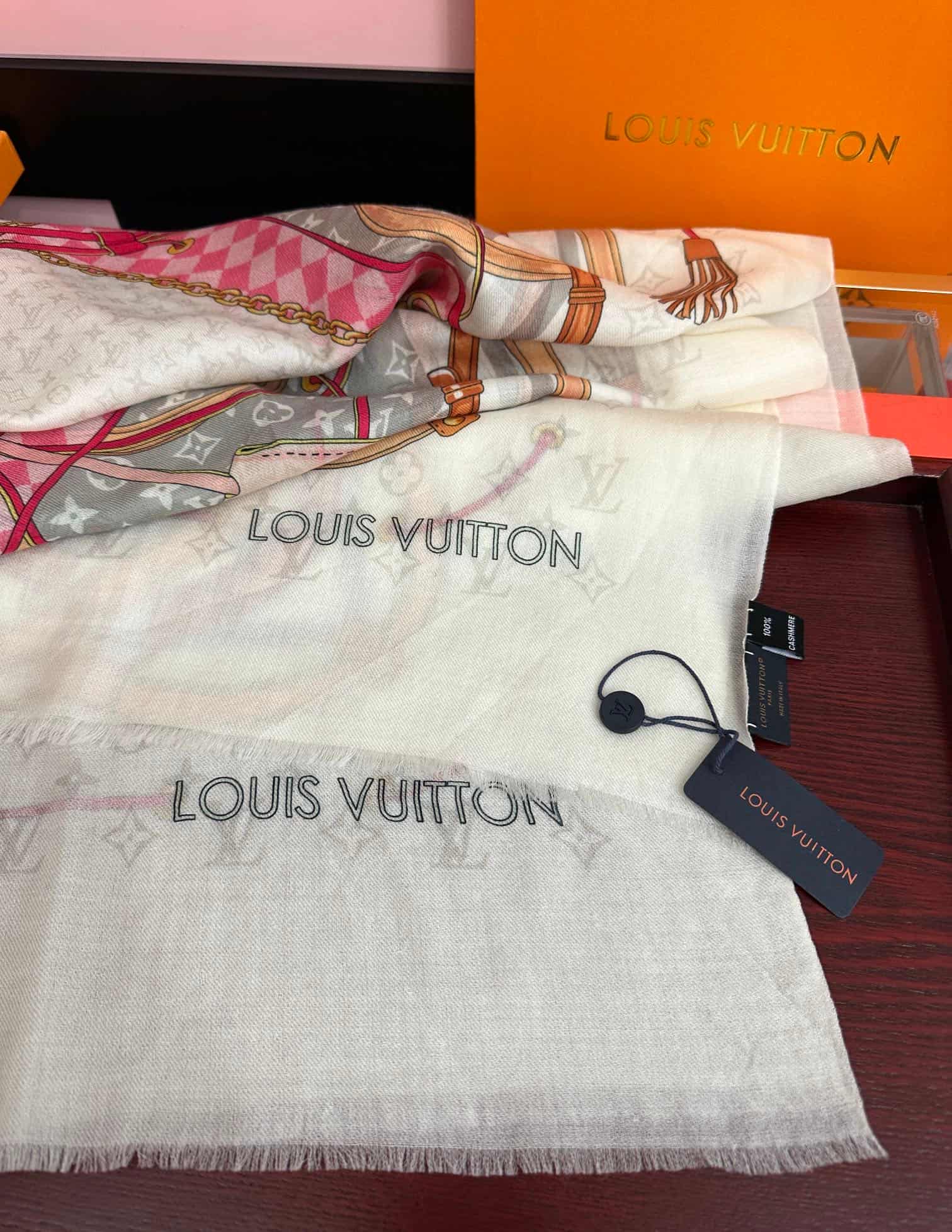 Louis Vuitton Flower And Straps Square