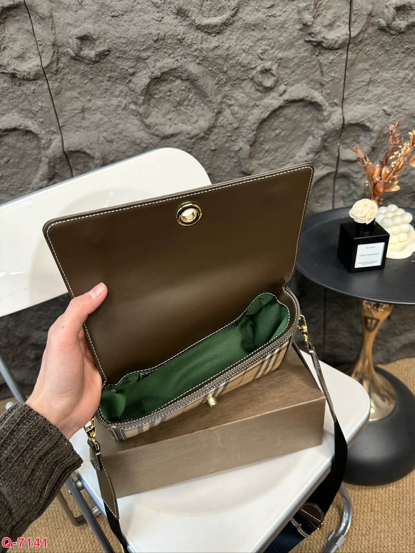 Burberry Top Handle Note Bag Archive beige/military