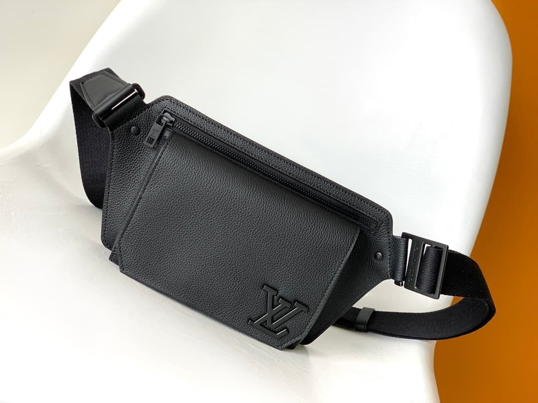 Louis Vuitton Aerogram Takeoff Sling bag Black Cowhide Leather M21364 High