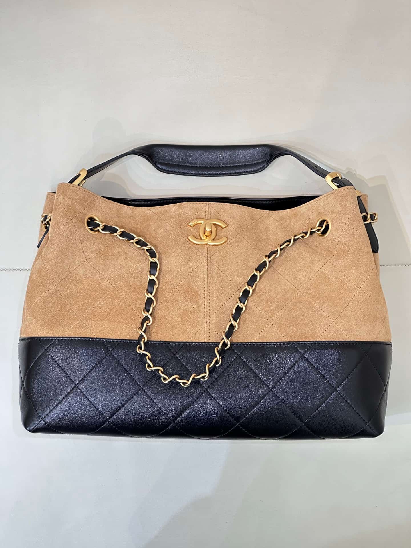 Chanel Small Shopping Bag Suede Calfskin Shiny Lambskin & Gold-Tone Metal AS5634 Beige & Black TOP