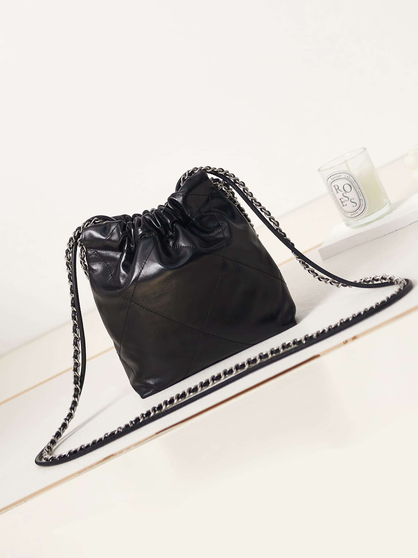 Chanel 22 MINI HANDBAG Shiny Calfskin Black & Silver-Tone Metal AS3980 A