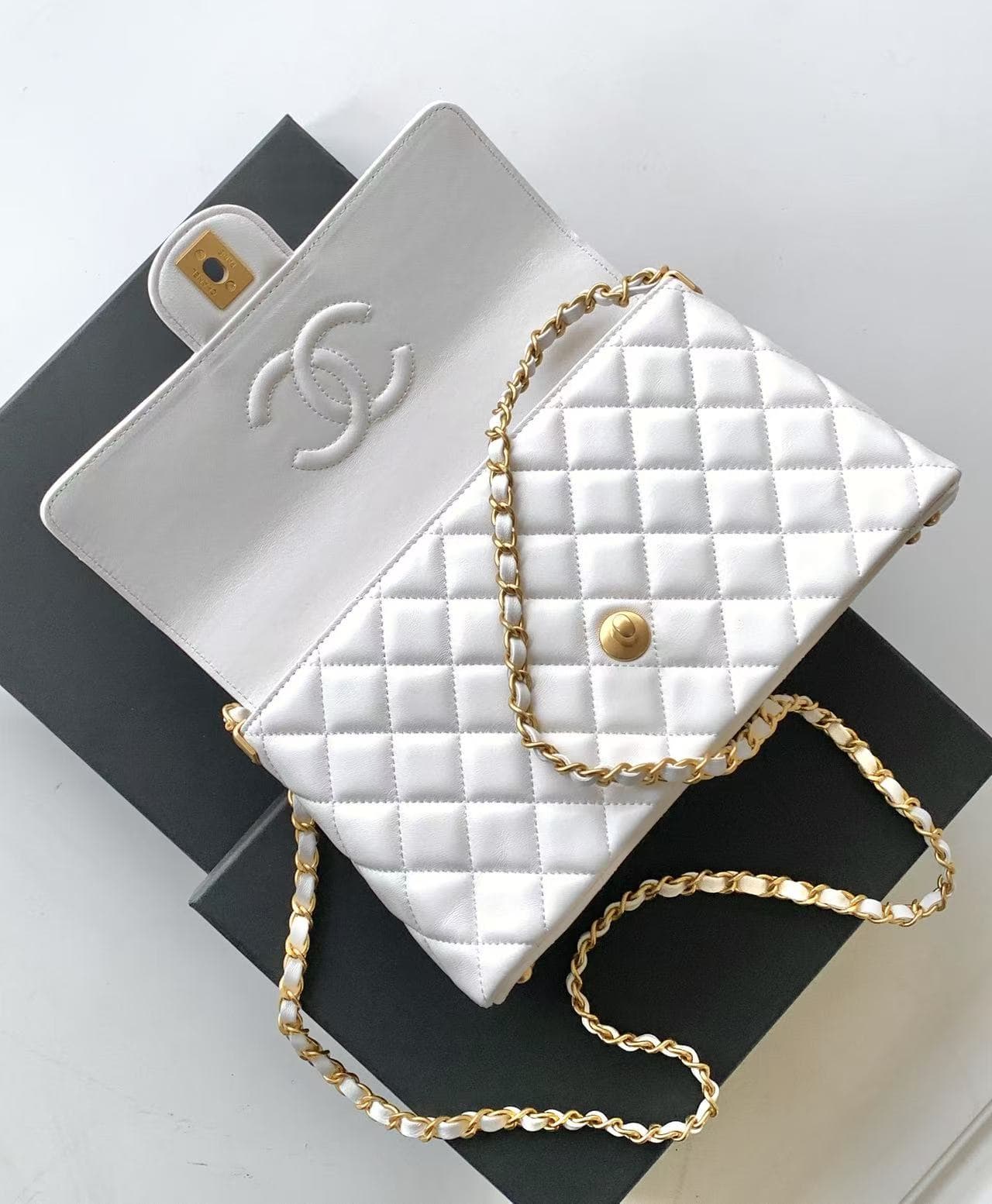 FLAP BAG WITH TOP HANDLE Lambskin Gold-Metal AS5356 White A