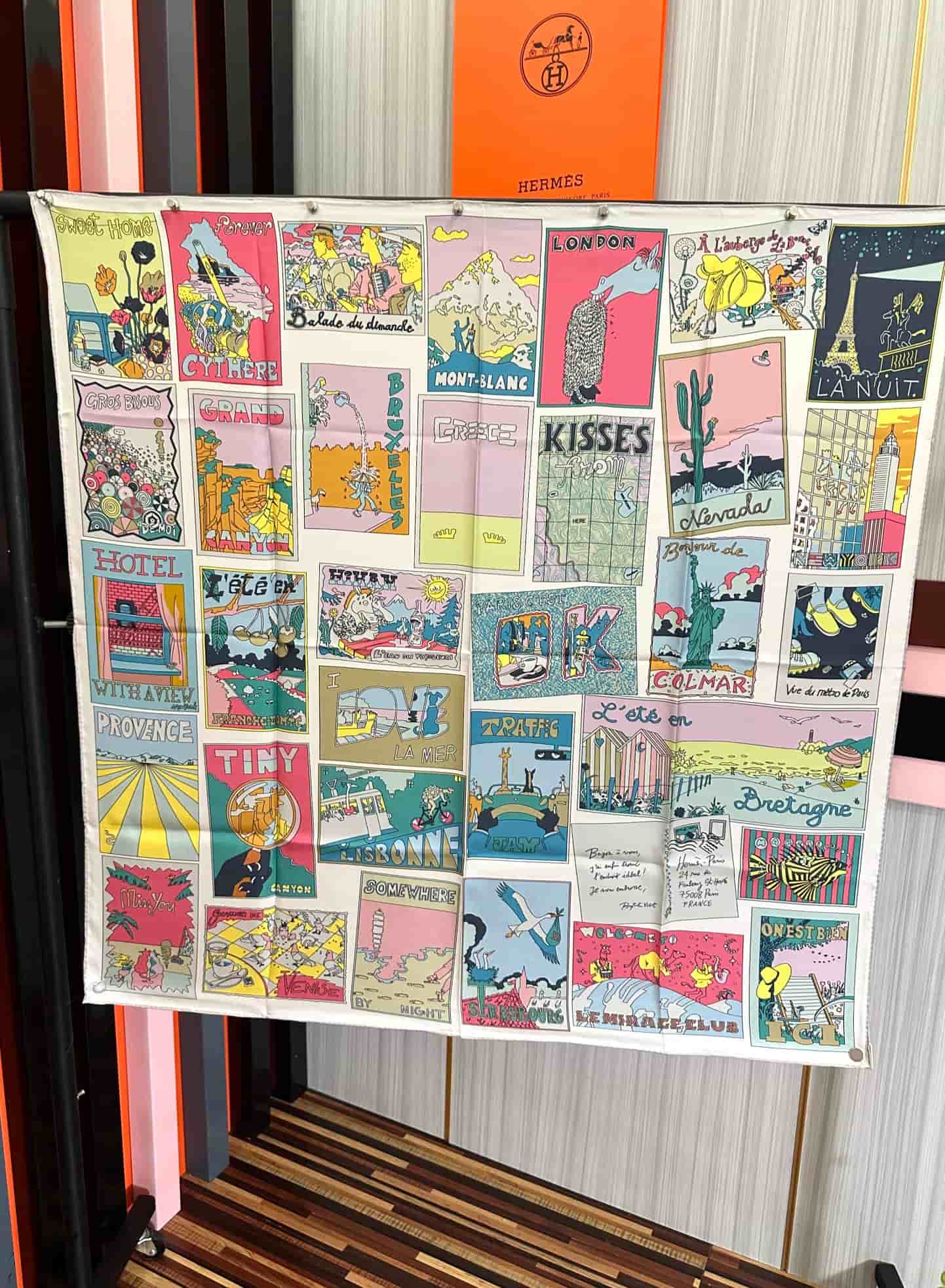 Hermès On Est Bien Ici! Scarf