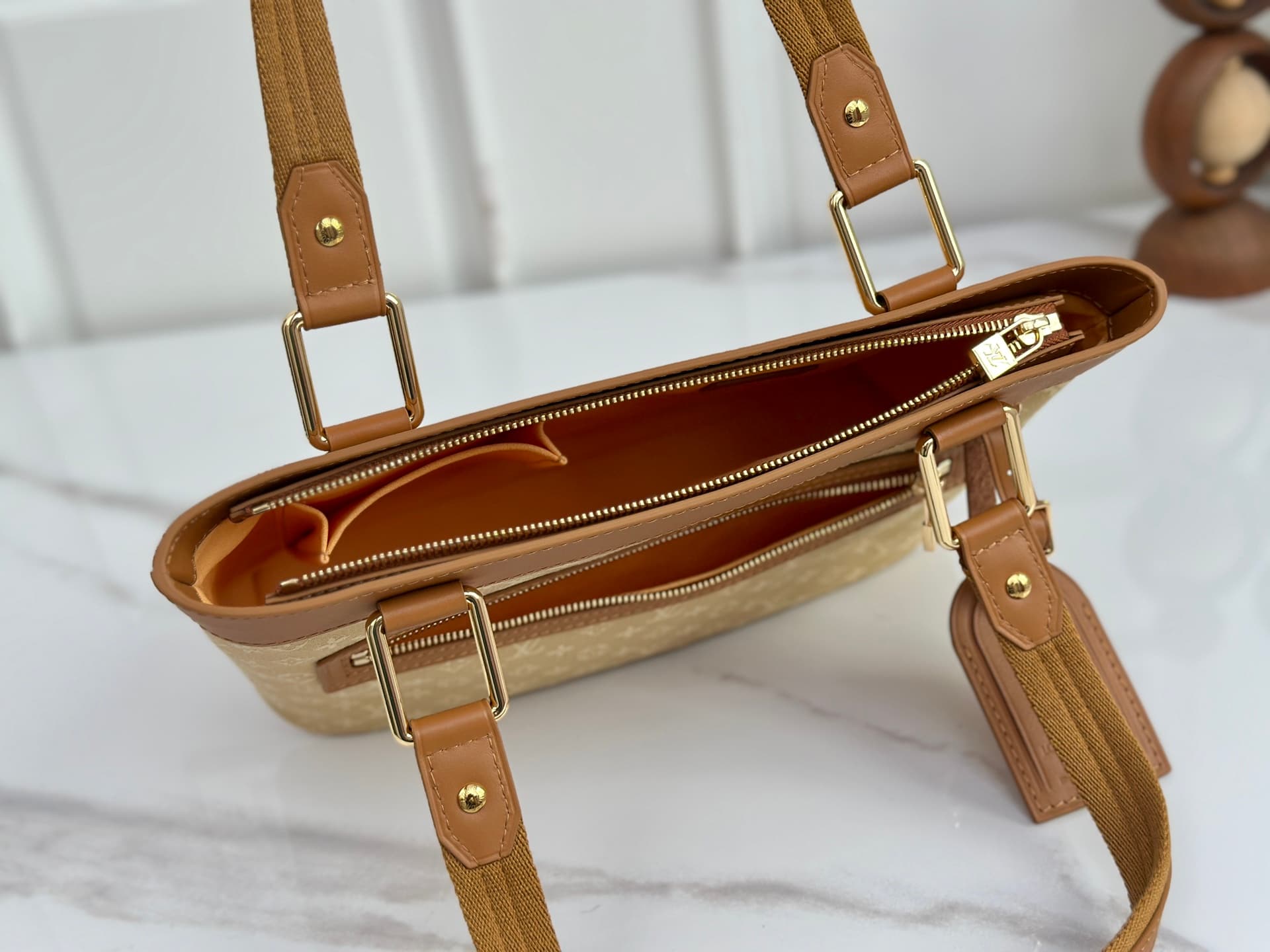 Louis Vuitton Monogram Lin Lucille shoulder bag M92684 High