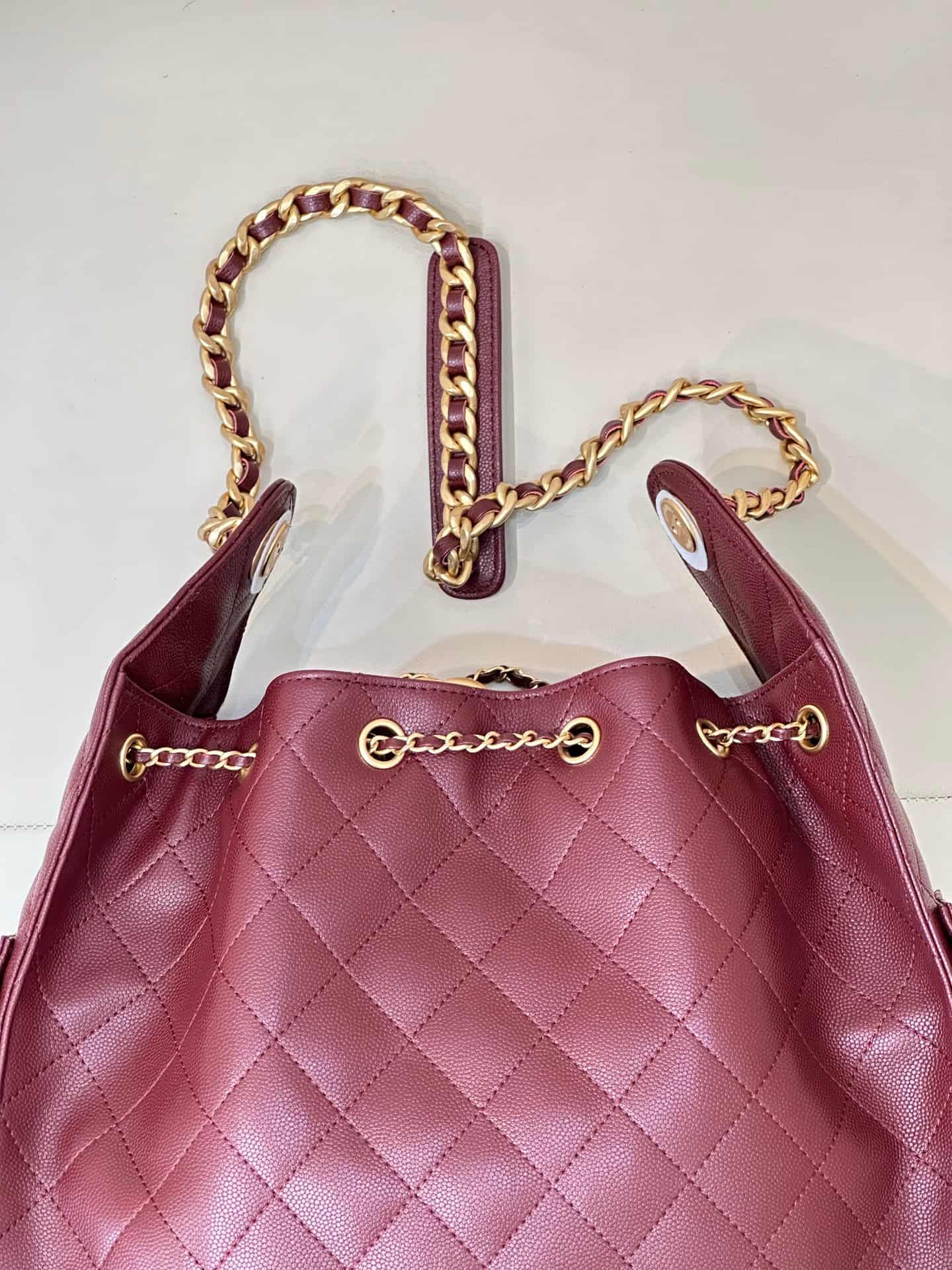 Chanel 25 Medium Hobo handbag AS5311 Grained Calfskin & Gold-tone Metal Burgundy TOP