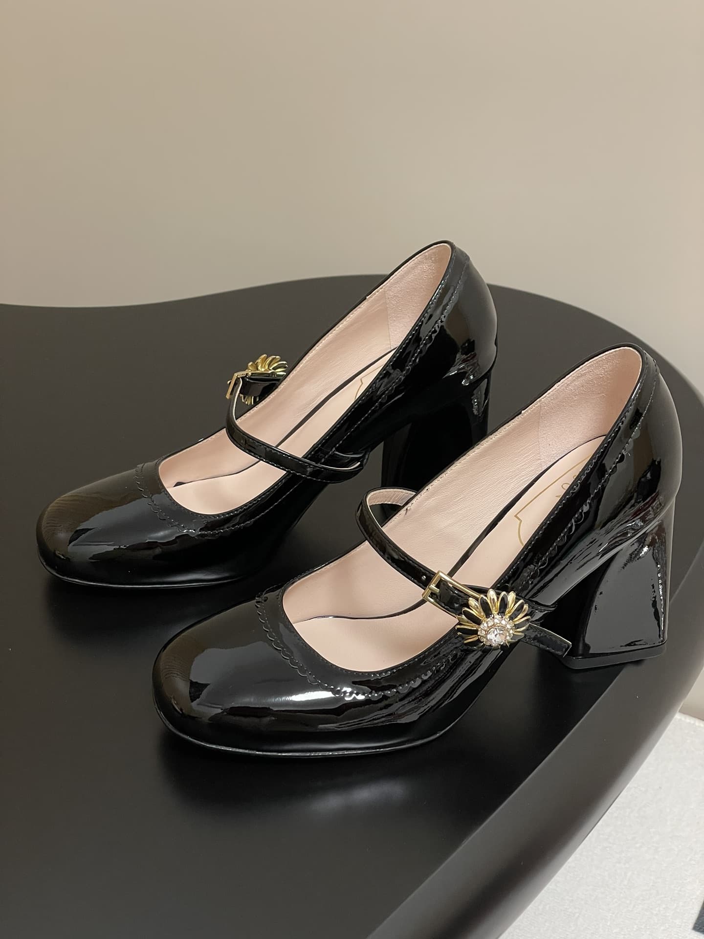 Roger Vivier Tres Vivier Mary Jane Pumps Shoes Women