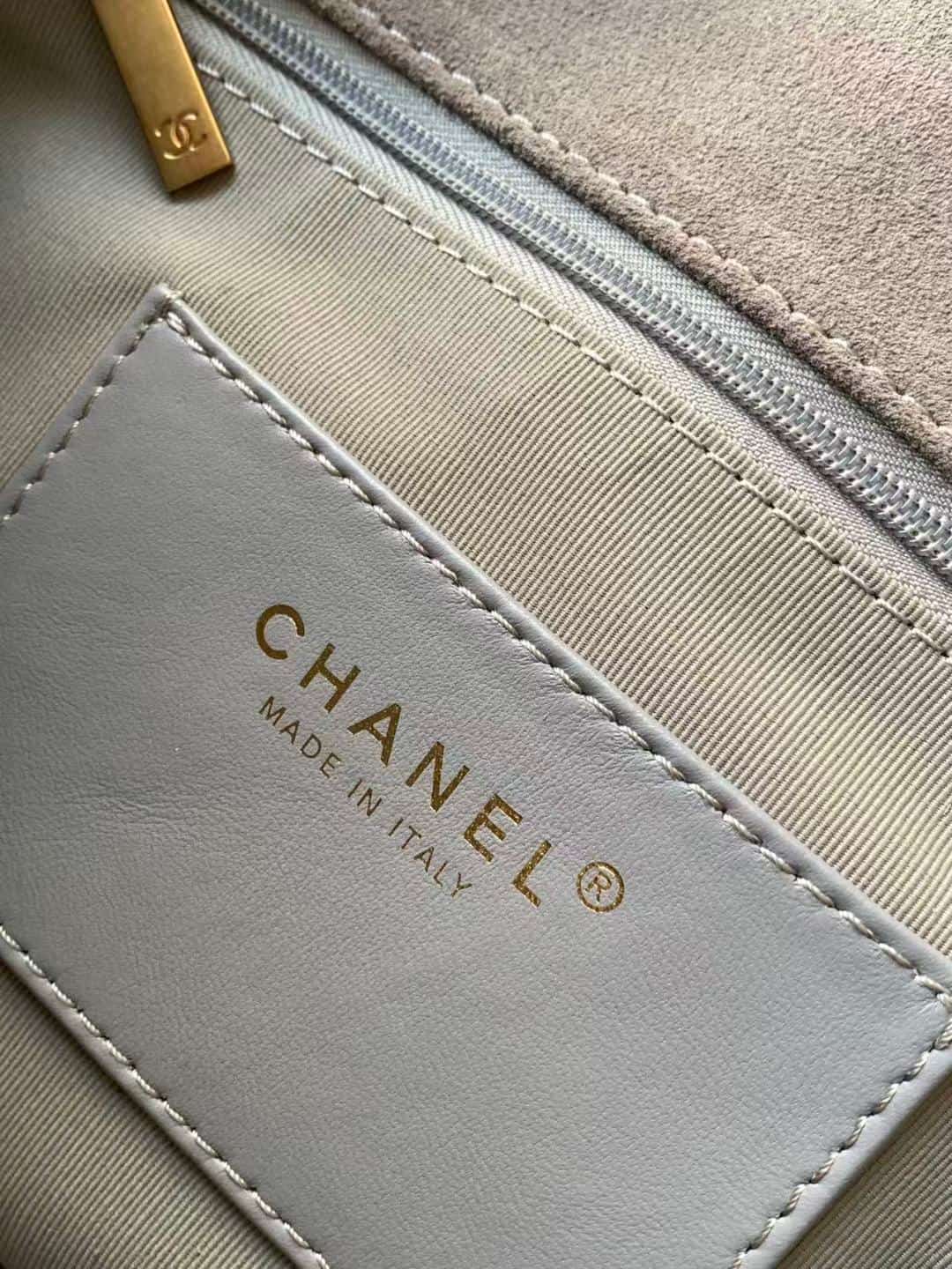 Chanel Classic Flap bag in Grey Suede & Gold-Tone Metal AS5989 A
