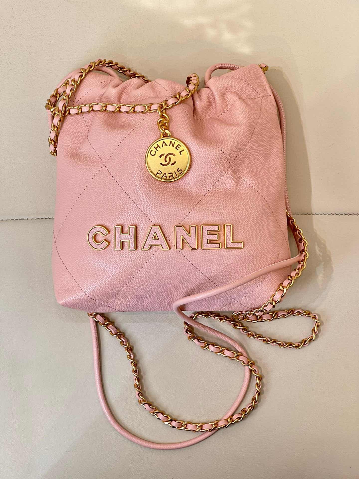 Chanel 22 MINI HANDBAG Shiny Calfskin Pink & Gold-Tone Metal AS3980 TOP