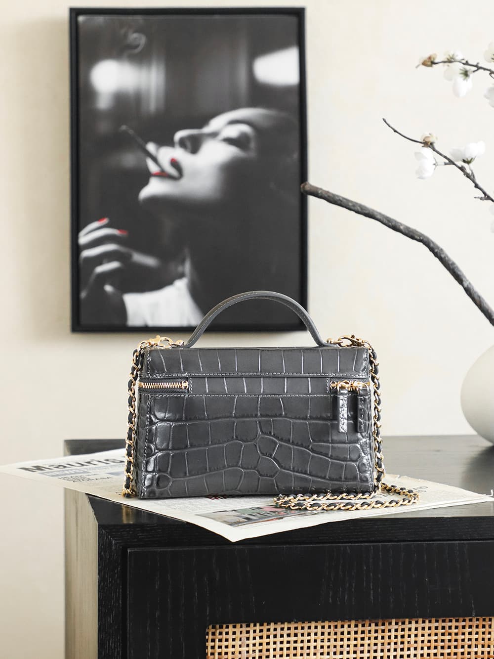 Chanel Small Vanity with chain Crocodile Embossed Calfskin& Gold-Tone Metal Black AS5195 A