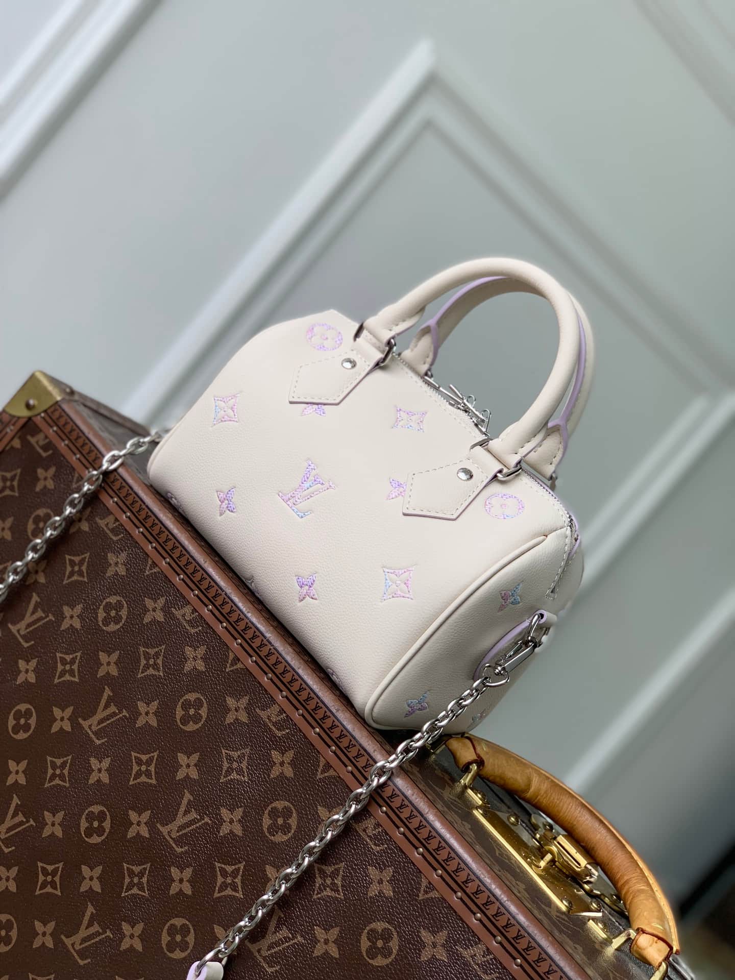 Louis Vuitton Speedy Bandoulière 20 Link Quartz Embossed cowhide leather M2A099 High