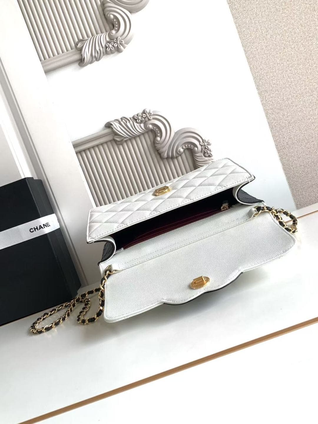 Chanel Wallet on chain Grained Calfskin & Gold-Tone Metal White AS6554 A