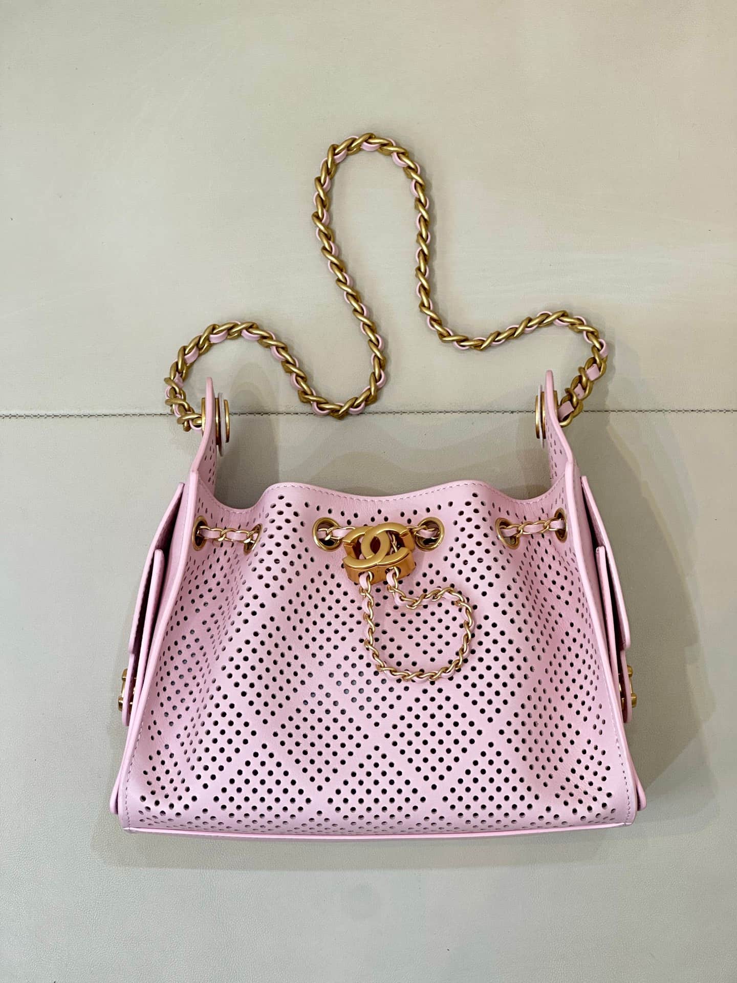 Chanel 25 Mini Hobo handbag AS5631 Perforated Calfskin & Gold-Tone Metal Pink TOP
