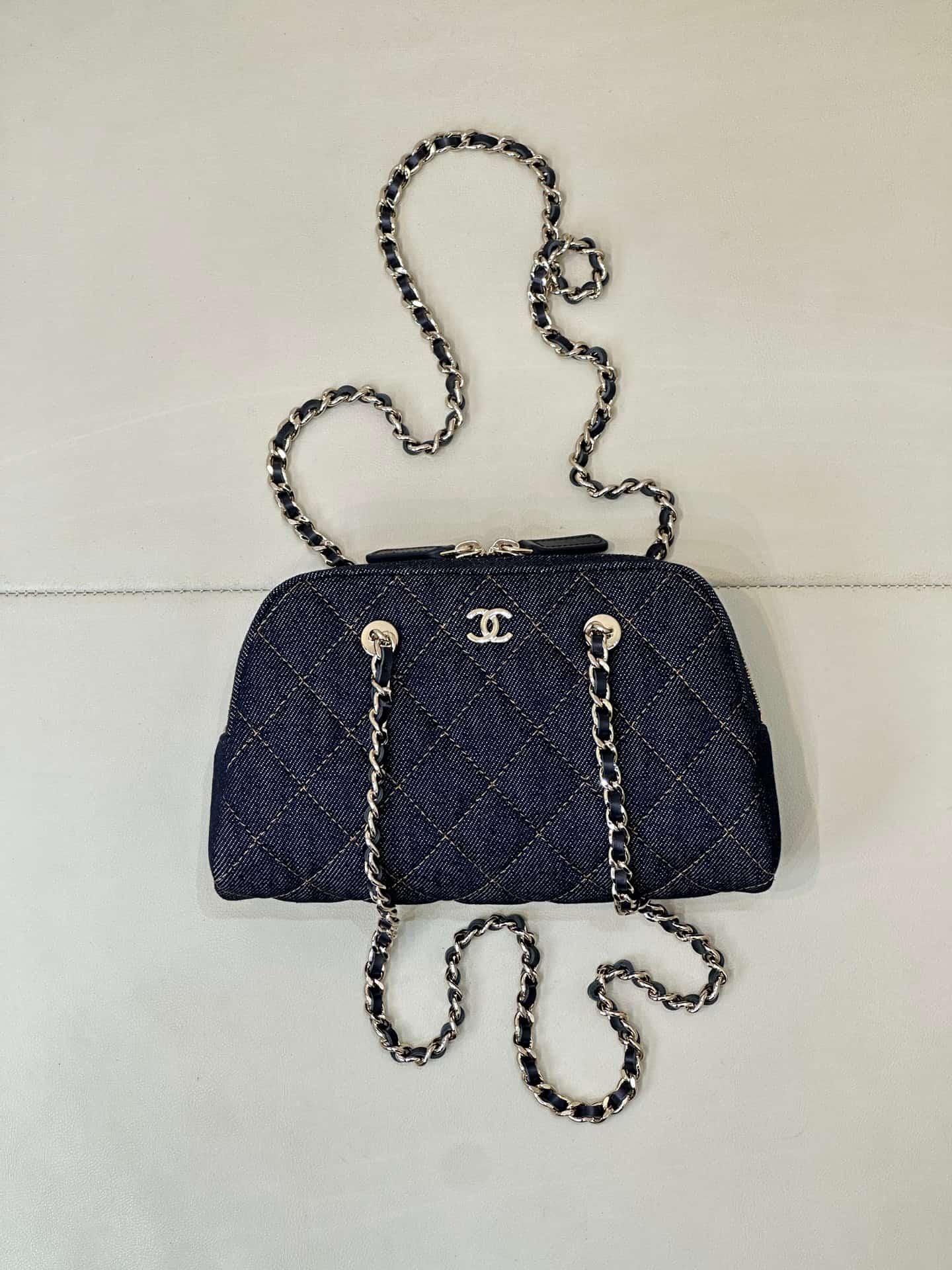 Chanel Clutch with chain Denim & Gold-Tone Metal Dark Blue AP5092 TOP