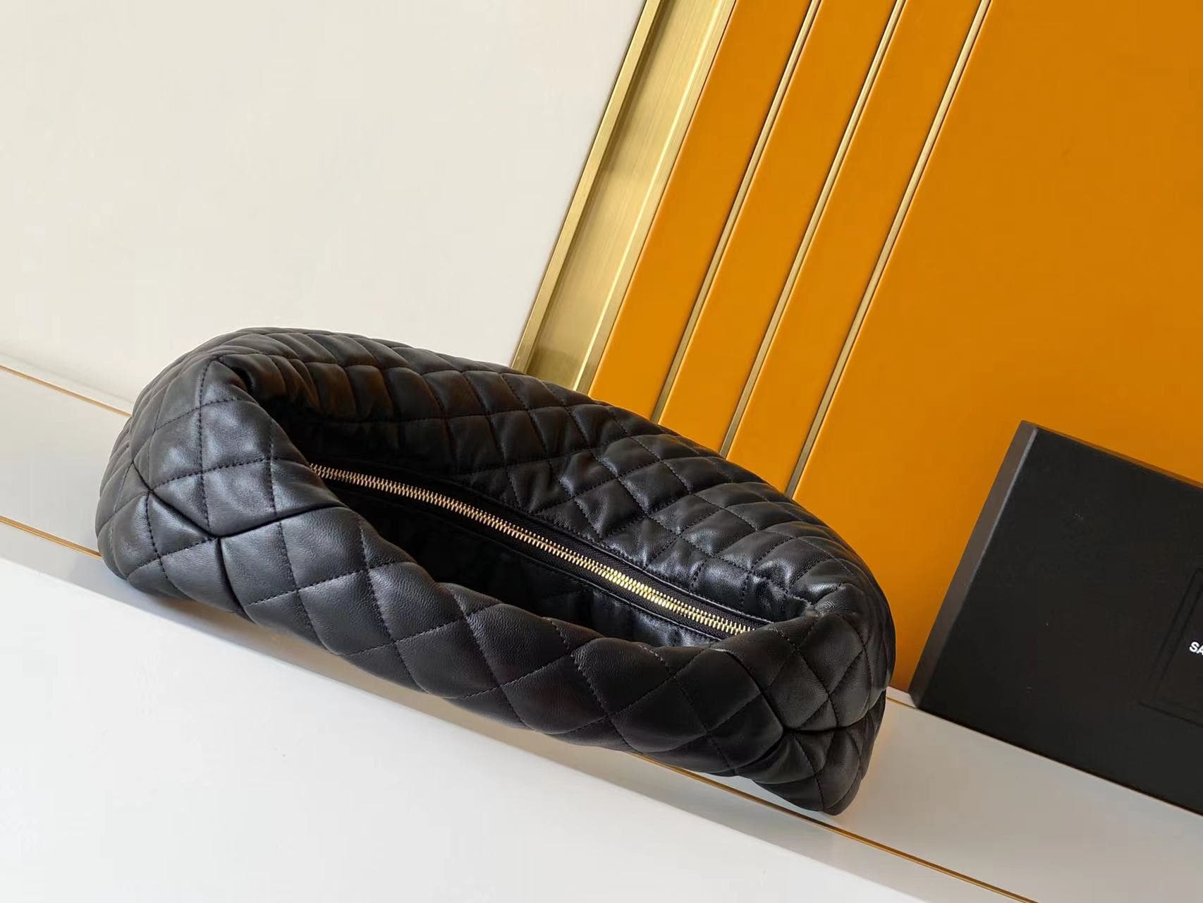 ICARE hobo in quilted nappa BLACK High