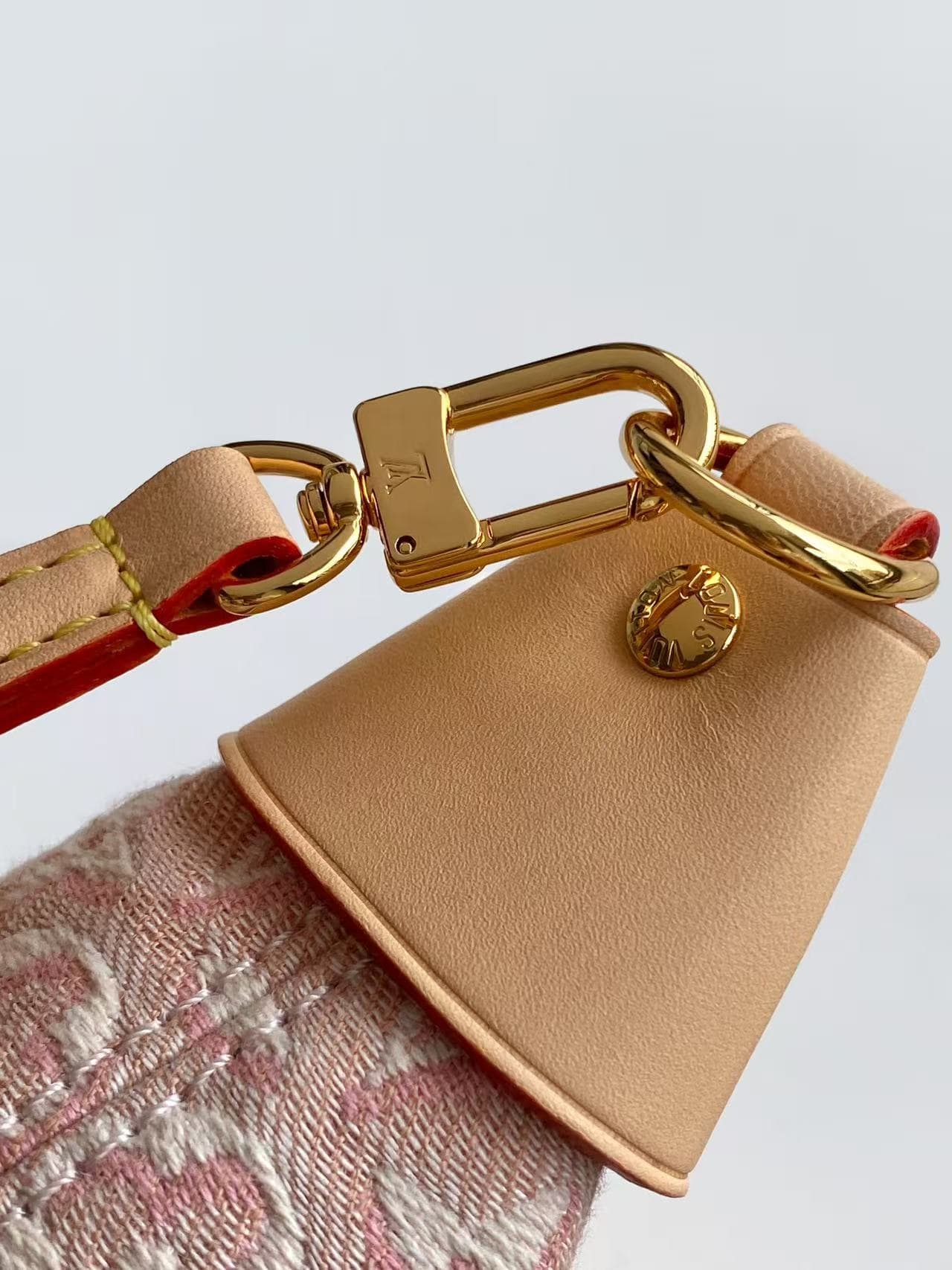 Louis Vuitton Pochette Mia Pouch Monogram Emblème Rose Ribbon Pink M2A382 High