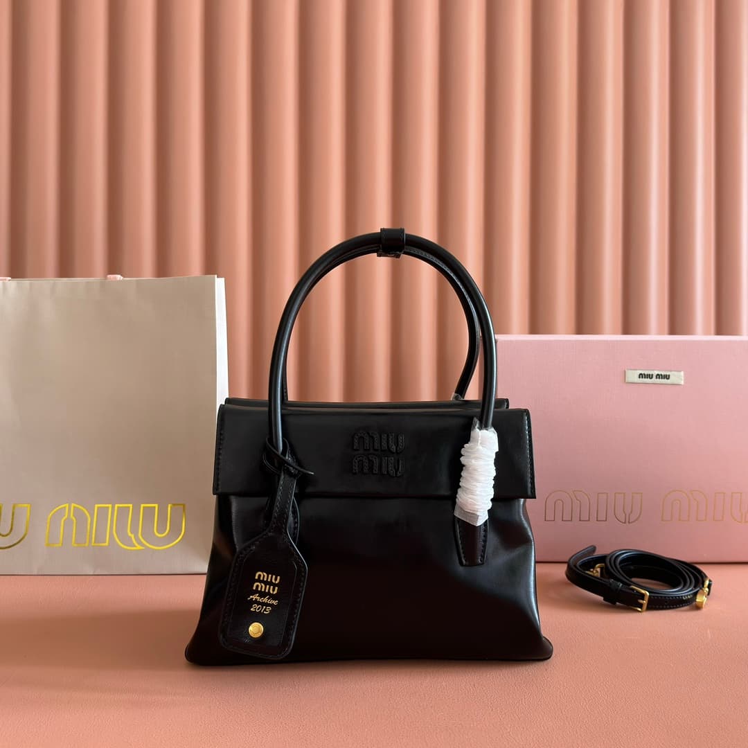 Miu Miu Solitaire shiny Calfskin leather bag Black 5BA301 High