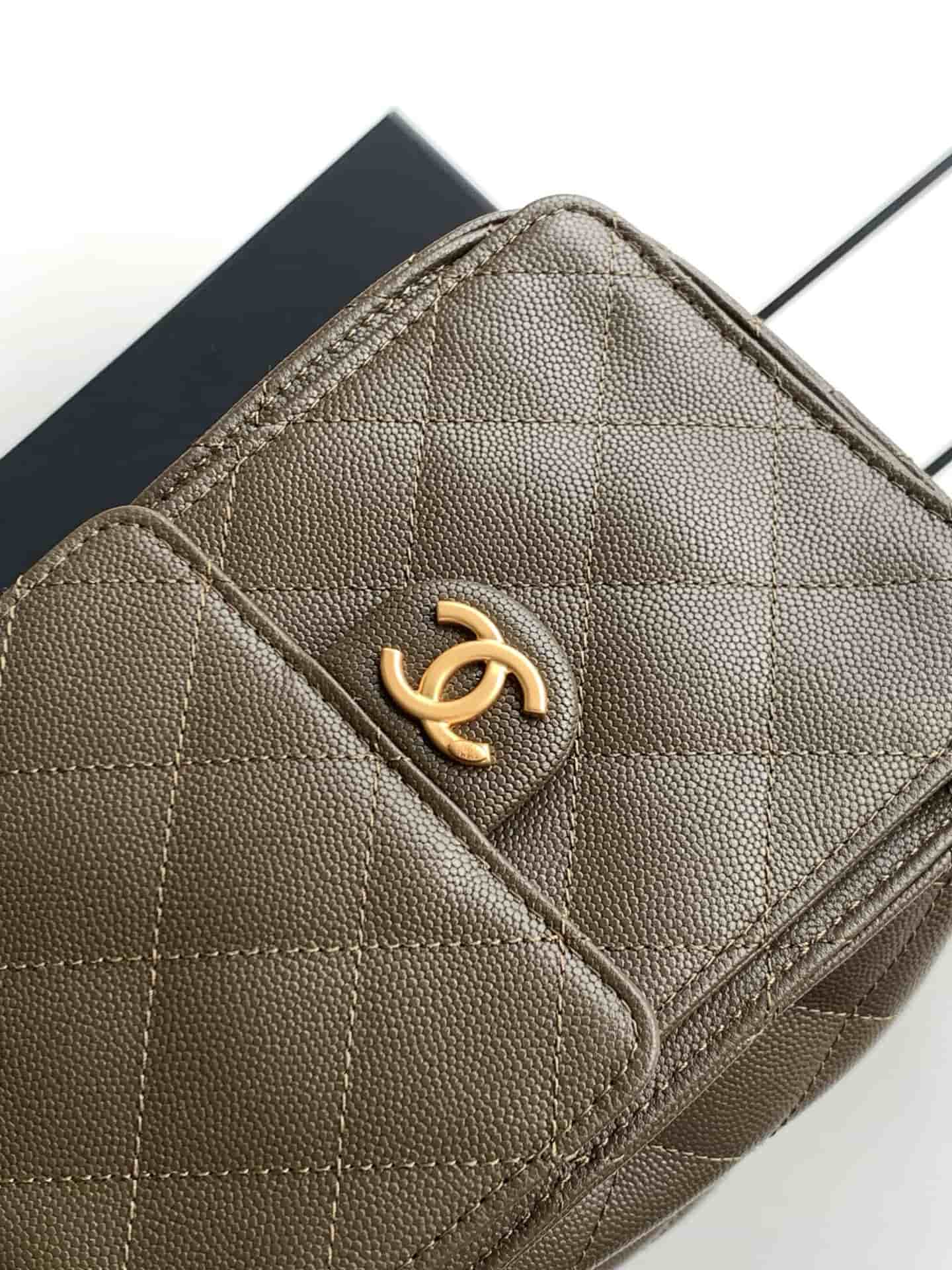 Chanel 25 Small Hobo handbag AS5293 Grained Calfskin & Gold-tone Metal Dark Khaki A