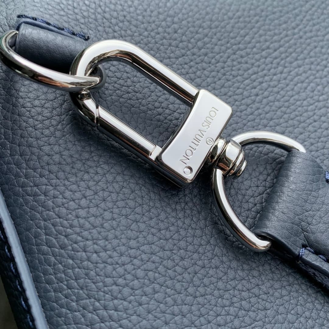 Louis Vuitton Avenue Slingbag PM LV Aerogram Waxy calfskin M15269 Navy Blue High
