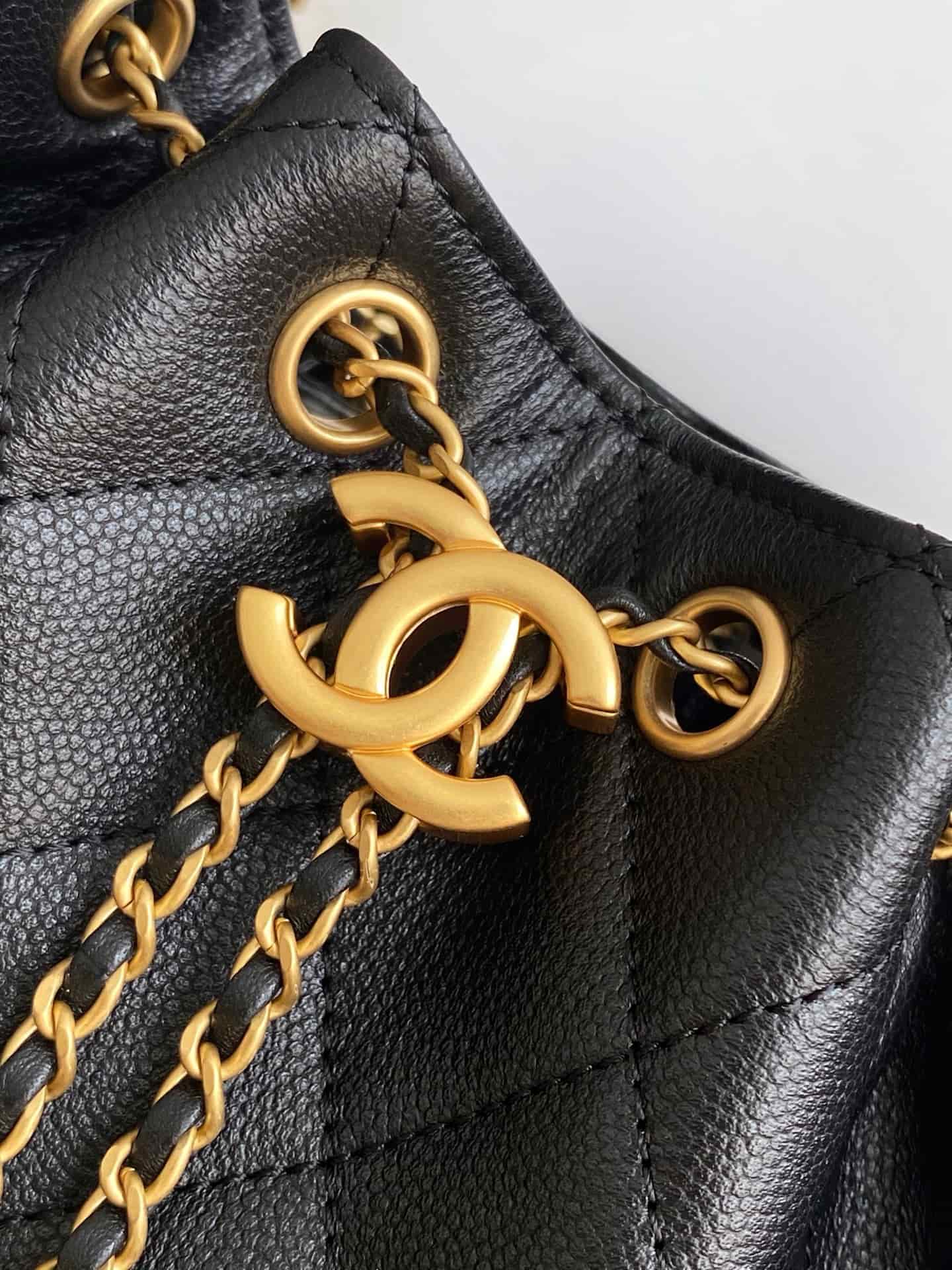 Chanel 25 Mini Hobo handbag AS5631 Grained calfskin & gold-tone metal Black A