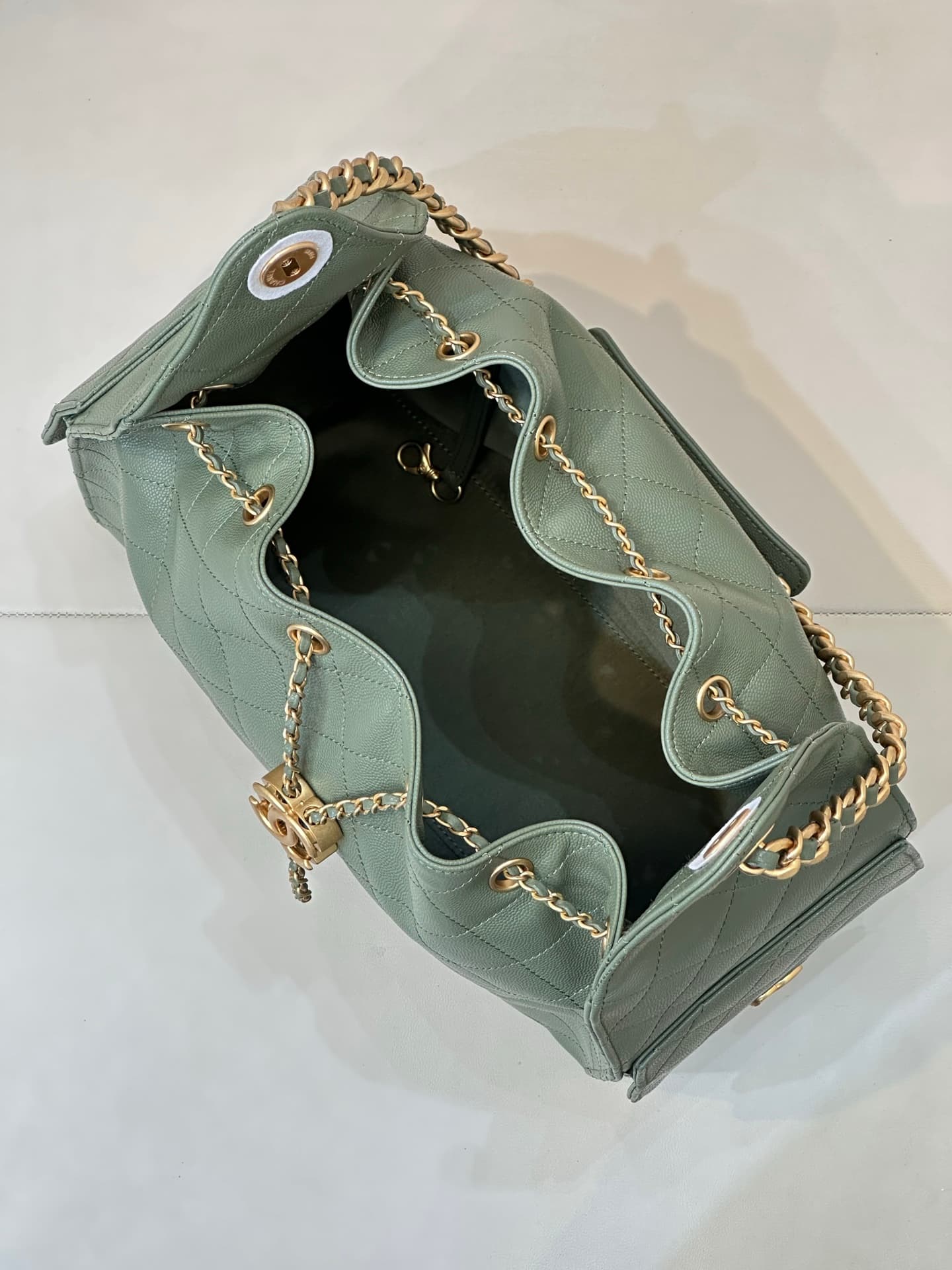Chanel 25 Medium Hobo handbag AS5311 Grained Calfskin & Gold-tone Metal Green TOP