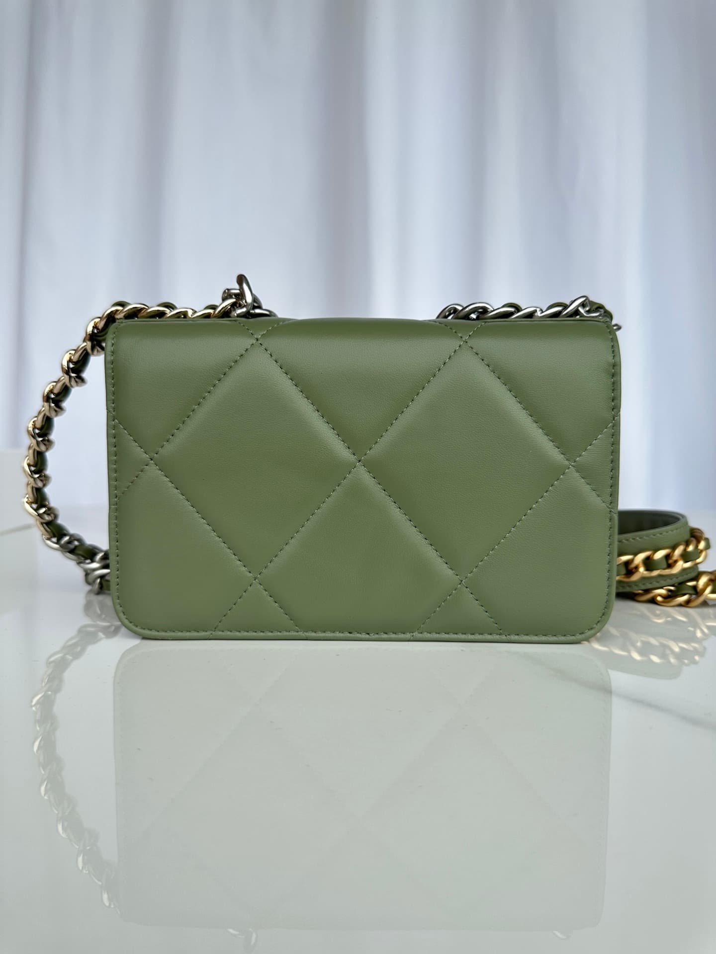 Chanel Wallet on Chain Lambskin Leather & Silver-Tone Metal Green AP0957 A